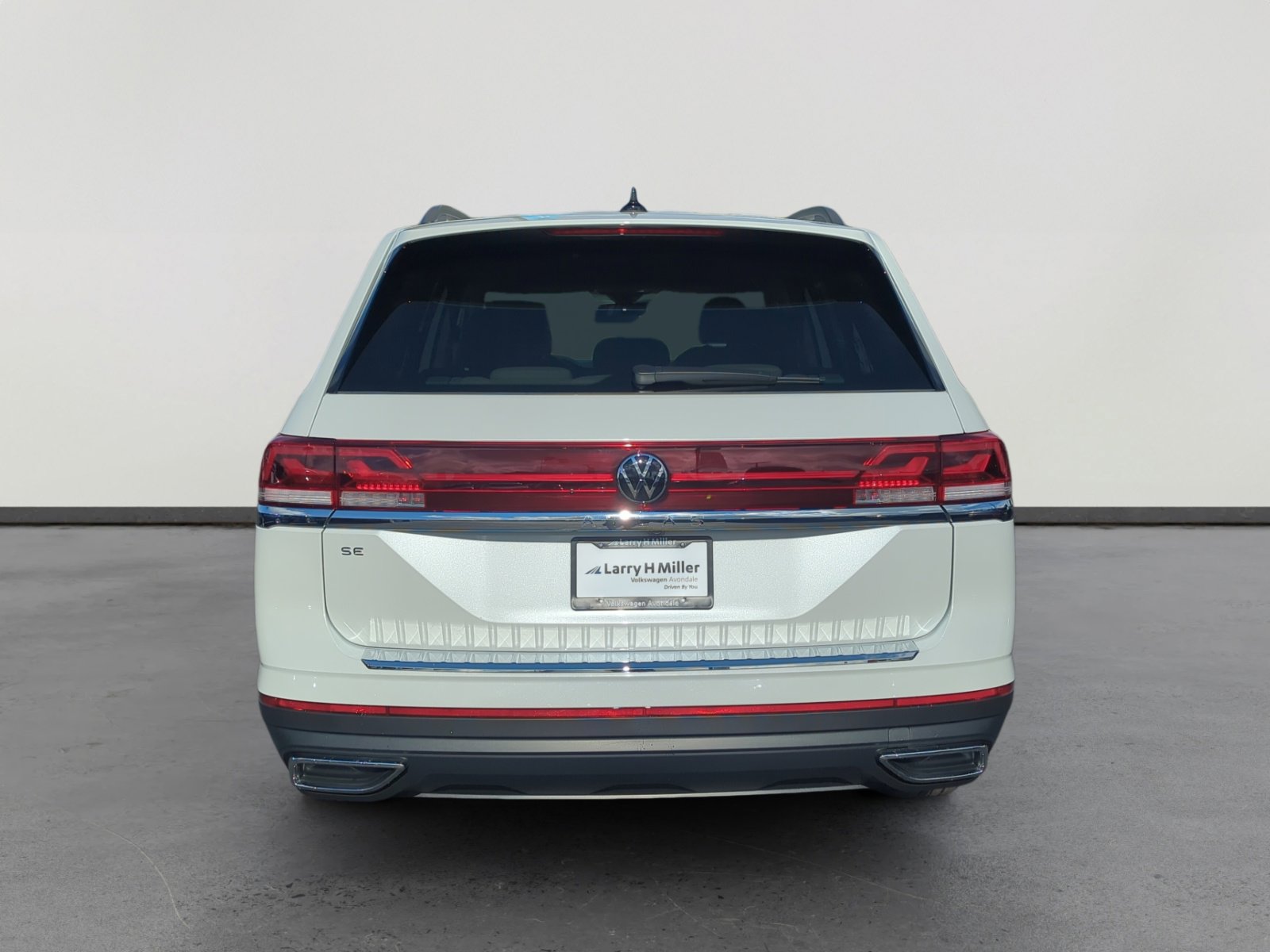 2026 Volkswagen Atlas SE photo 2