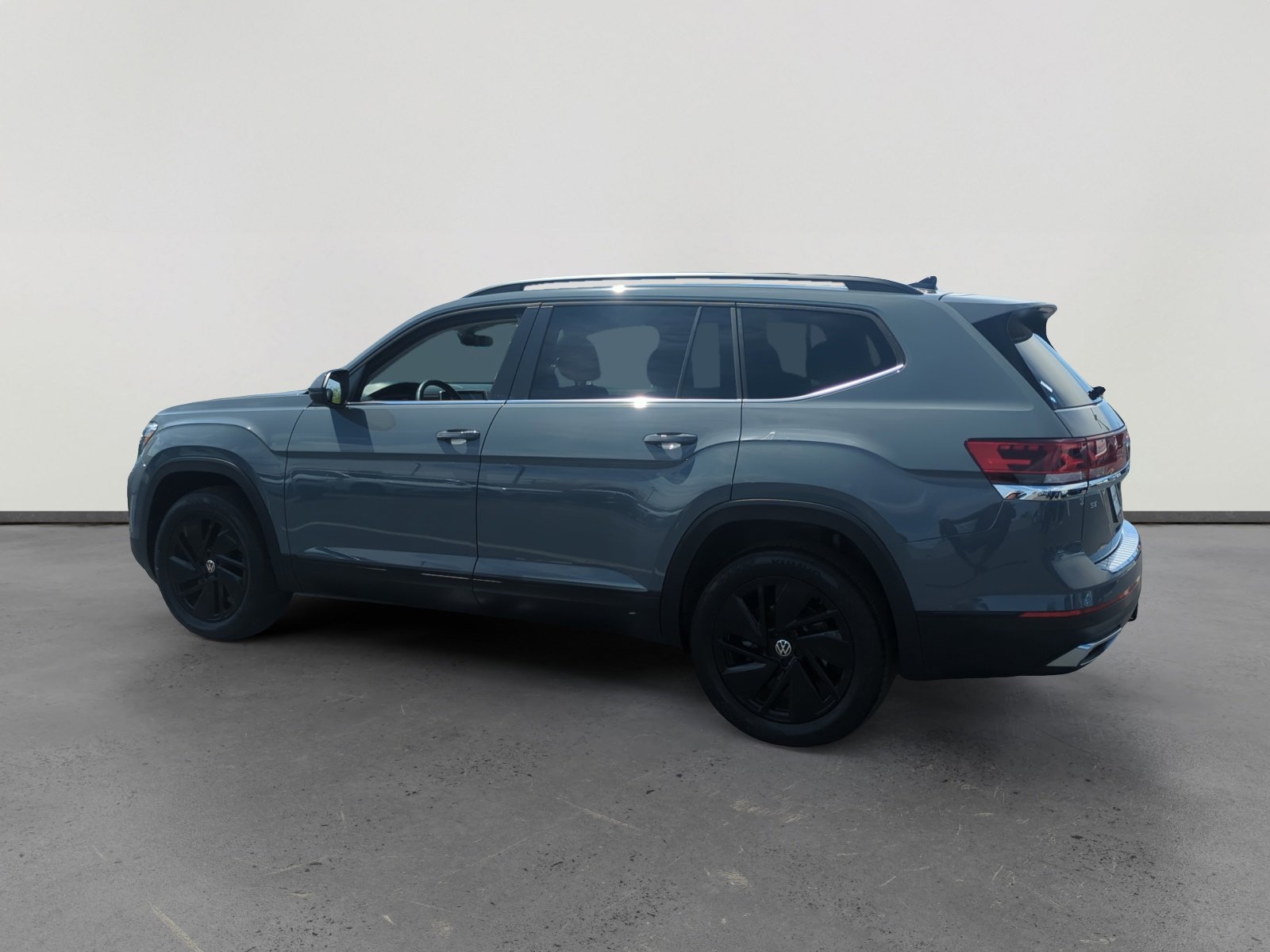 2025 Volkswagen Atlas SE Technology photo 3