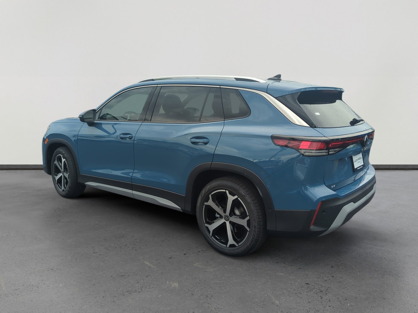 2025 Volkswagen Tiguan SE photo 3