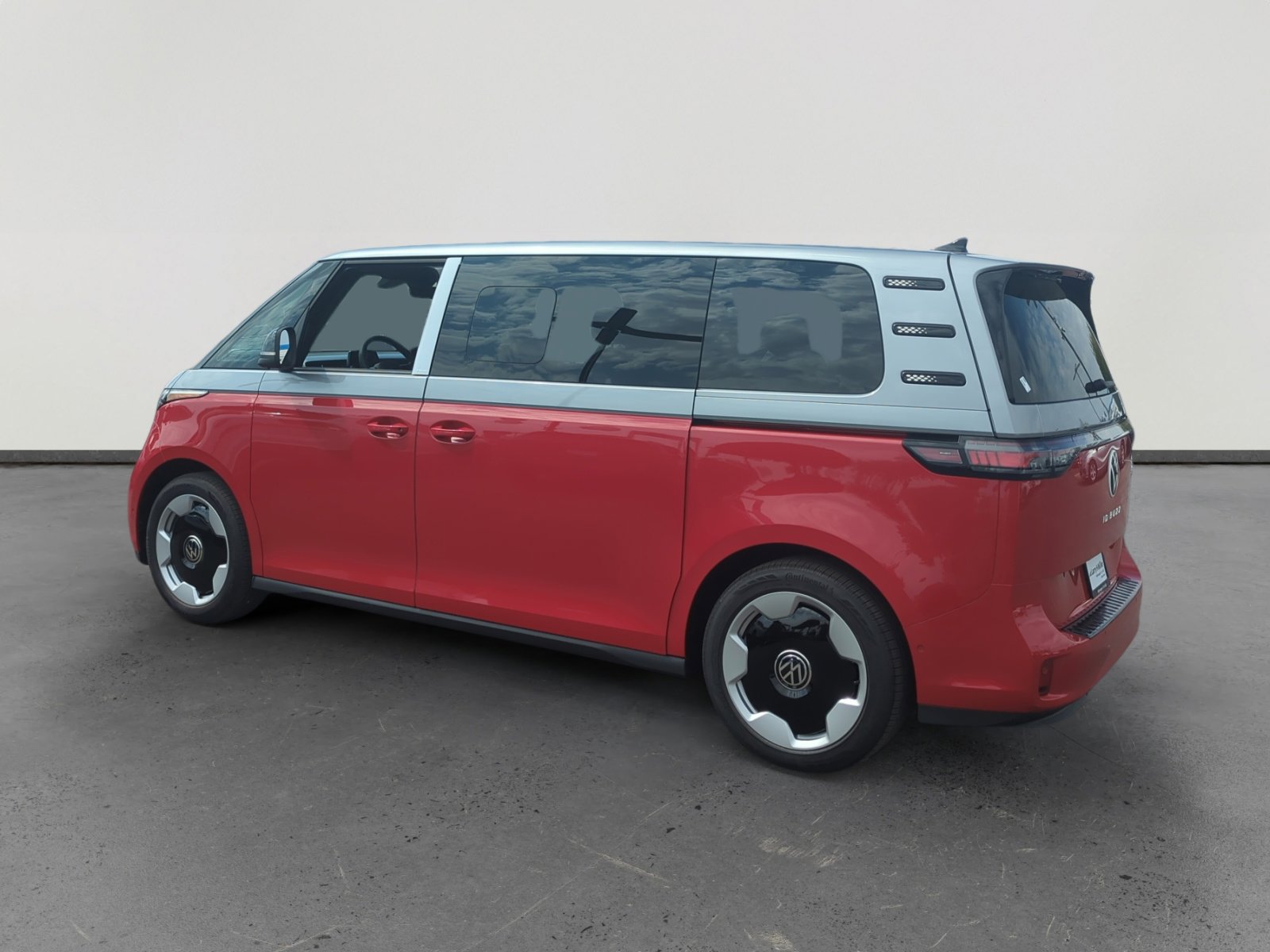 2025 Volkswagen ID. Buzz Pro Plus photo 3