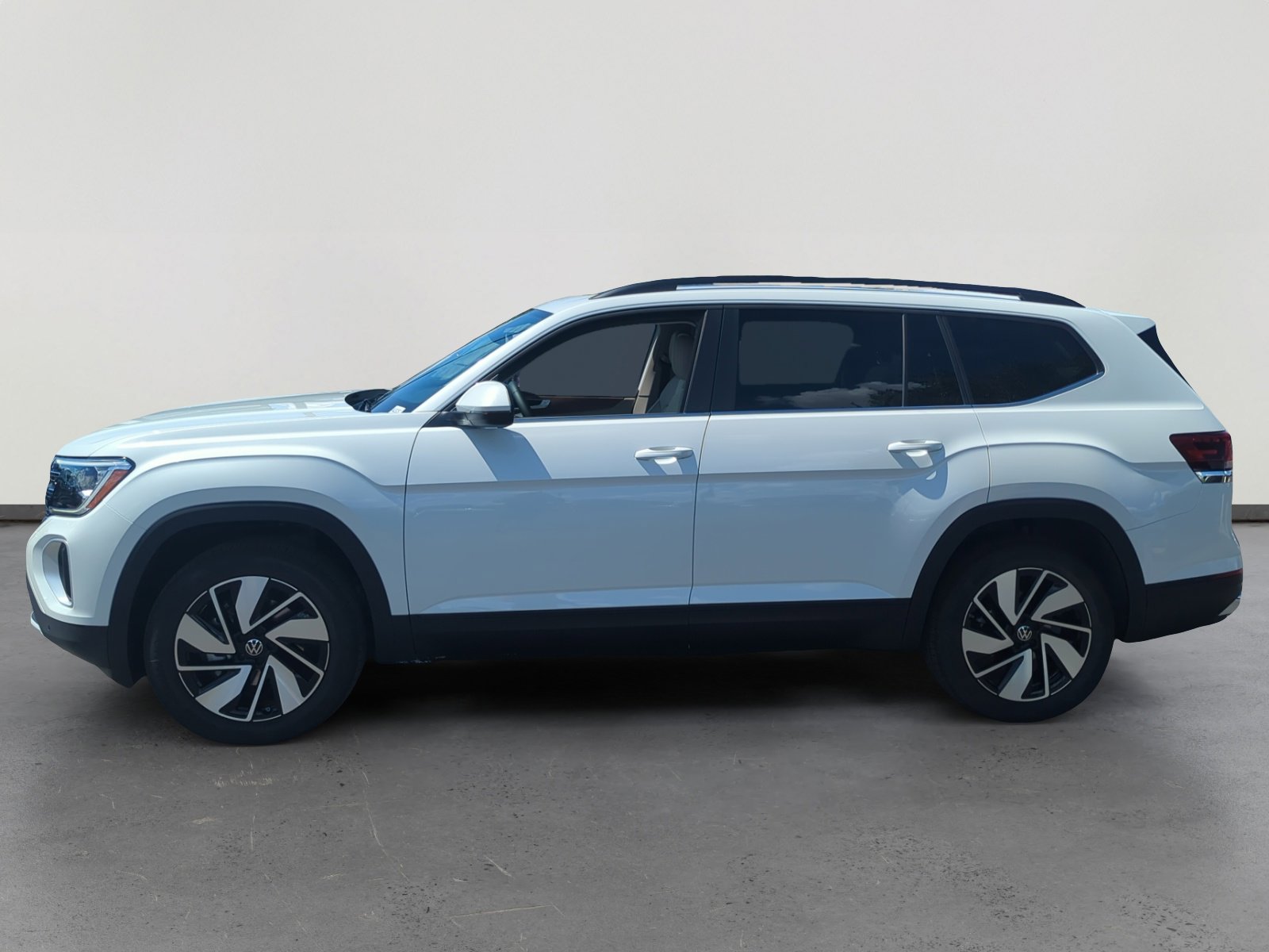 2026 Volkswagen Atlas SE Technology photo 2