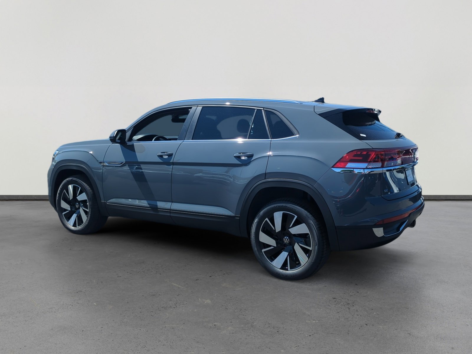 2026 Volkswagen Atlas Cross Sport SE Technology photo 3