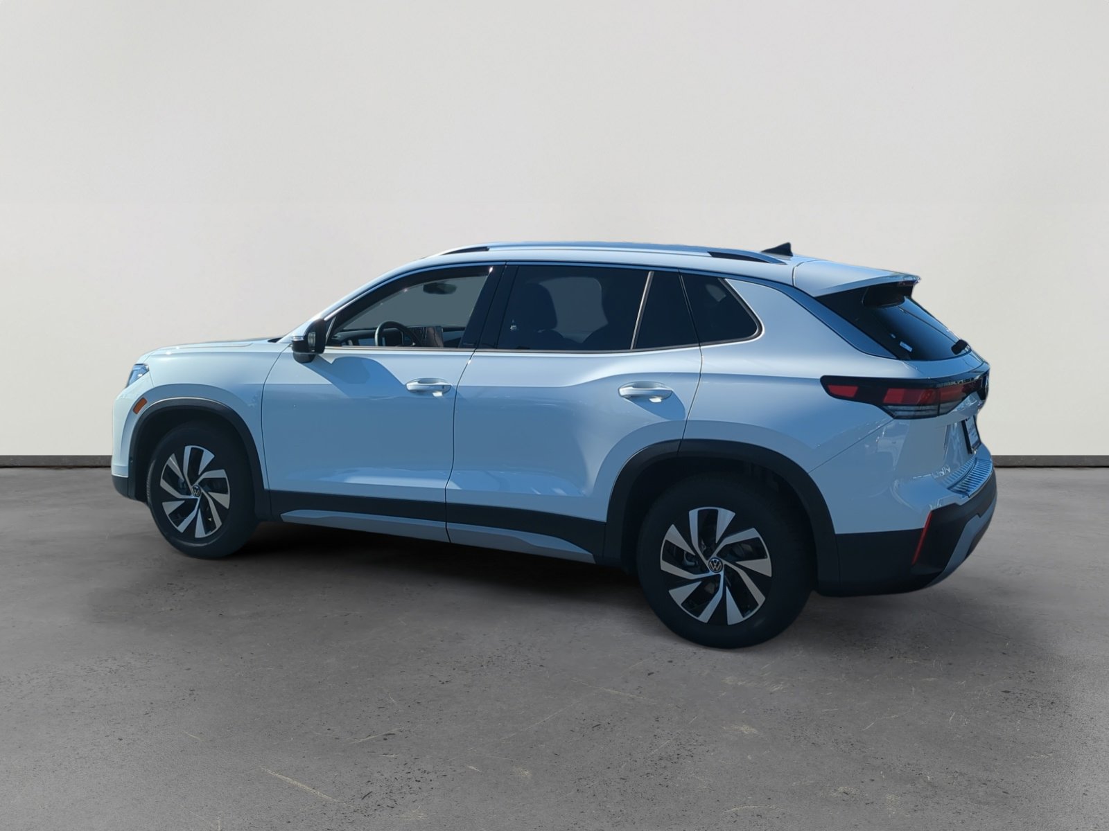 2026 Volkswagen Tiguan S photo 3