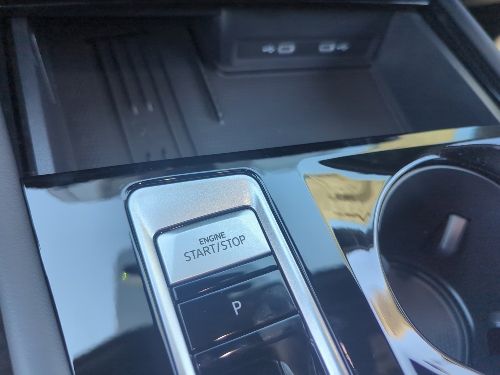 2026 Volkswagen Atlas Cross Sport SE w/Tech - Photo 28