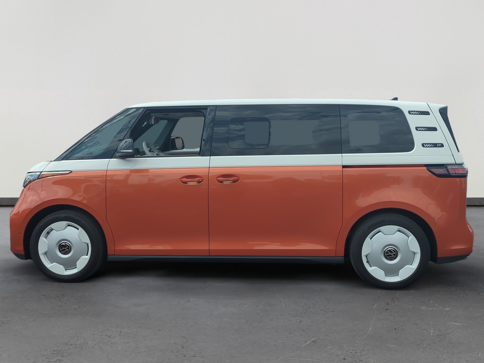 2025 Volkswagen ID. Buzz photo 2