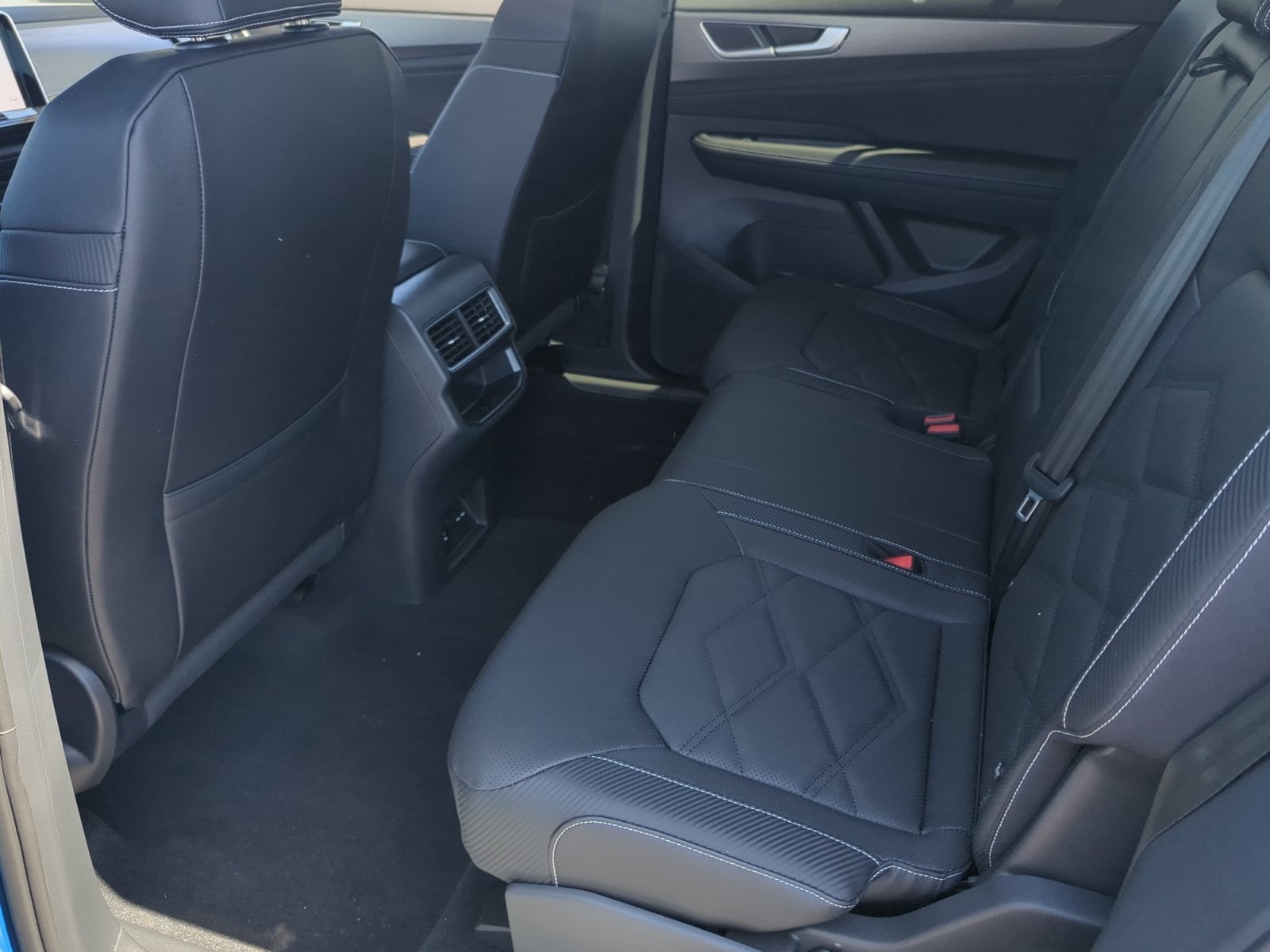 2026 Volkswagen Atlas Cross Sport SE w/Tech - Photo 17