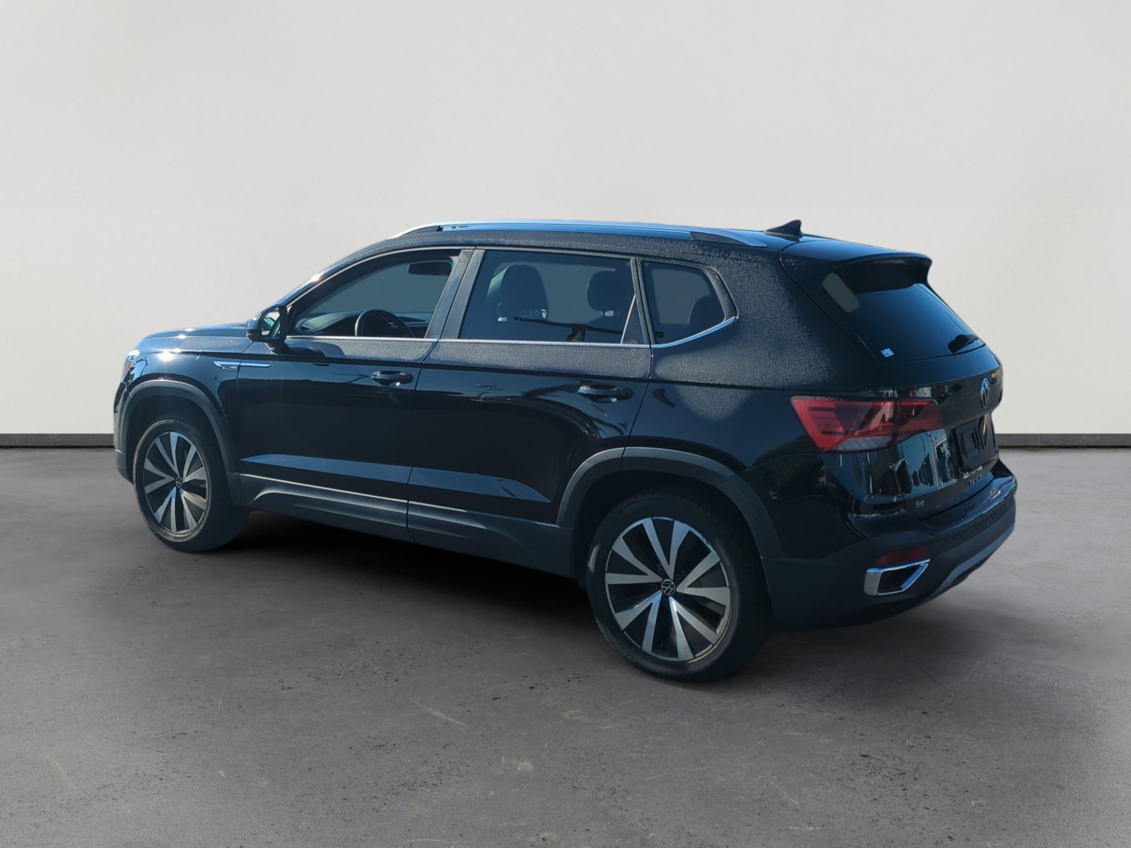 2022 Volkswagen Taos SE photo 3