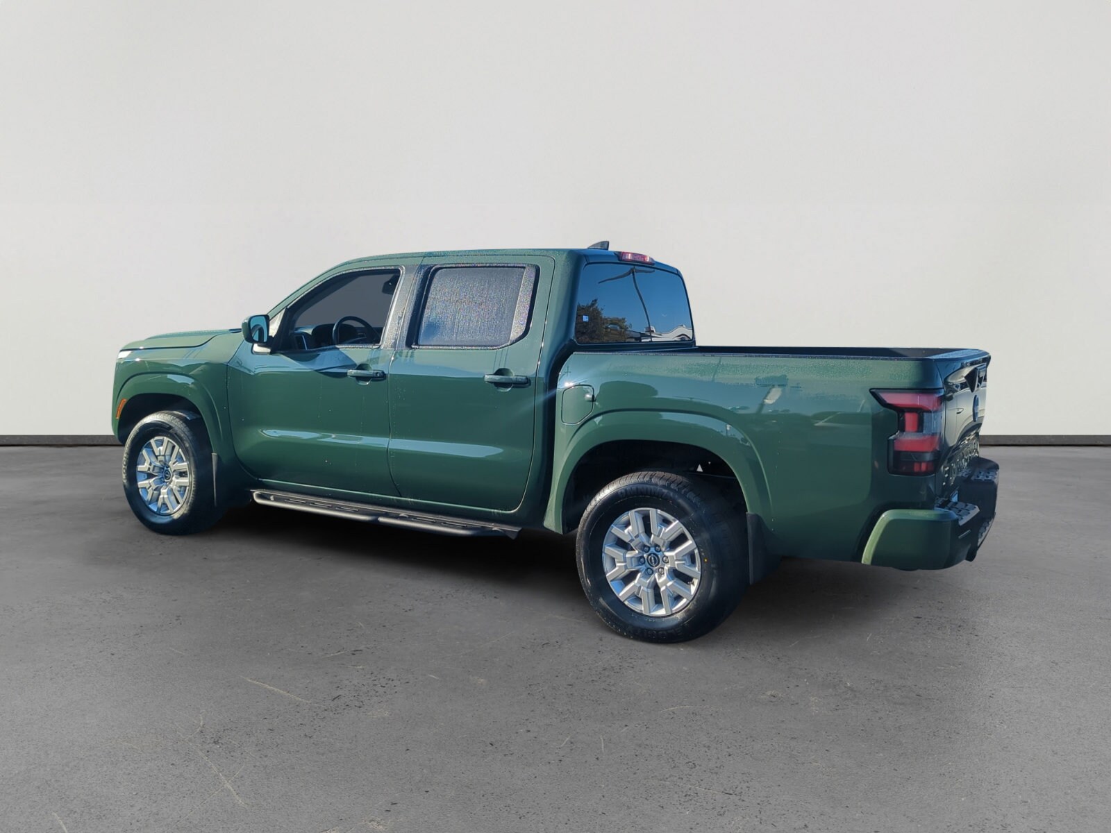 2022 Nissan Frontier SV photo 2