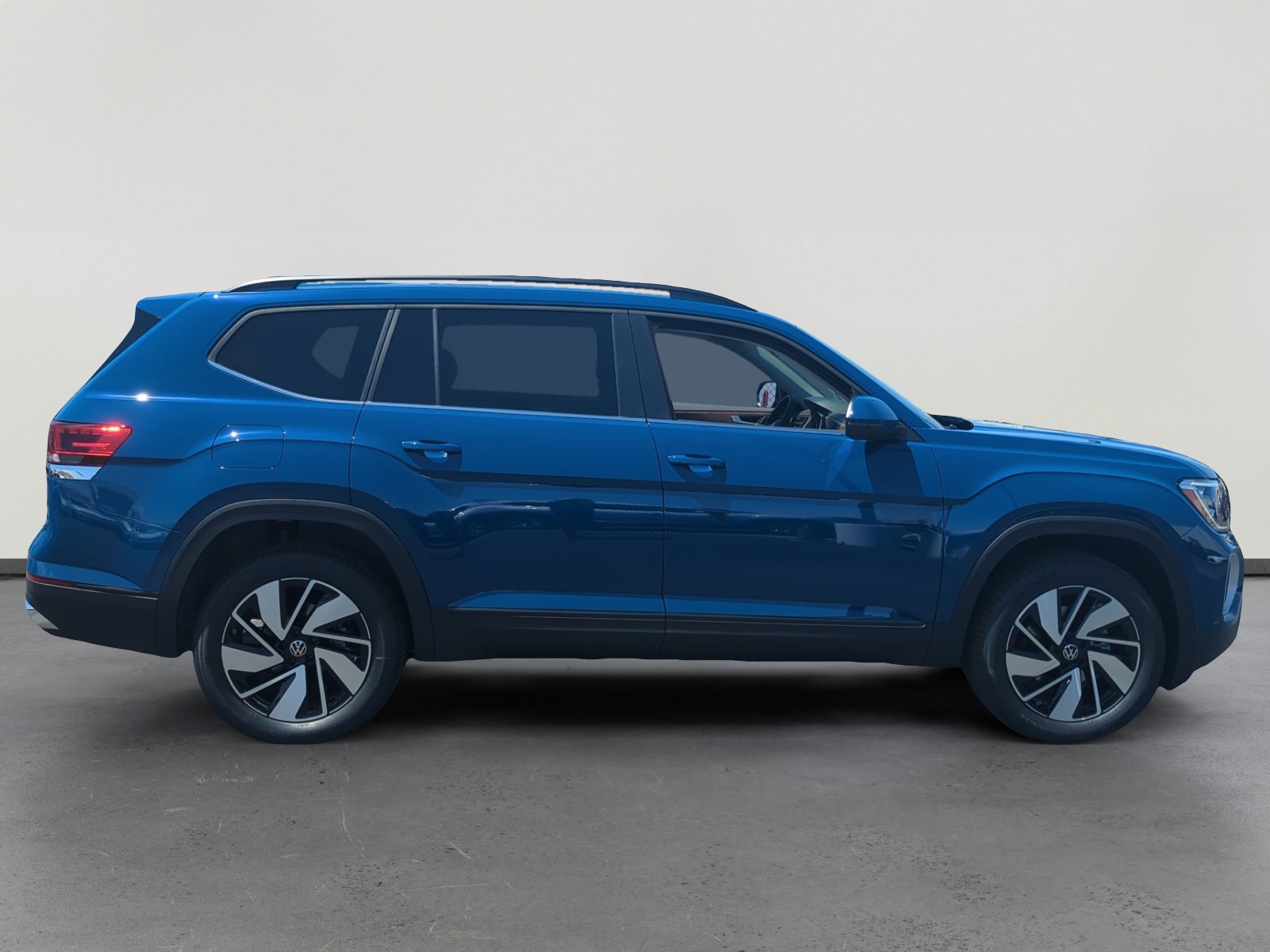 2026 Volkswagen Atlas SE w/Tech - Photo 6