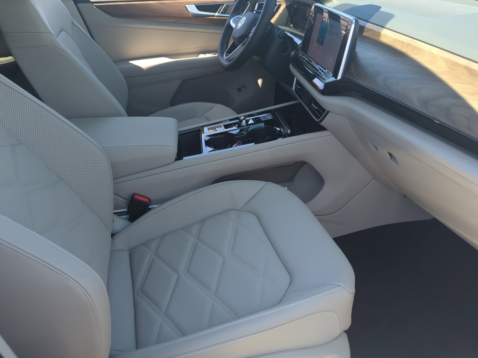 2026 Volkswagen Atlas SE w/Tech - Photo 19