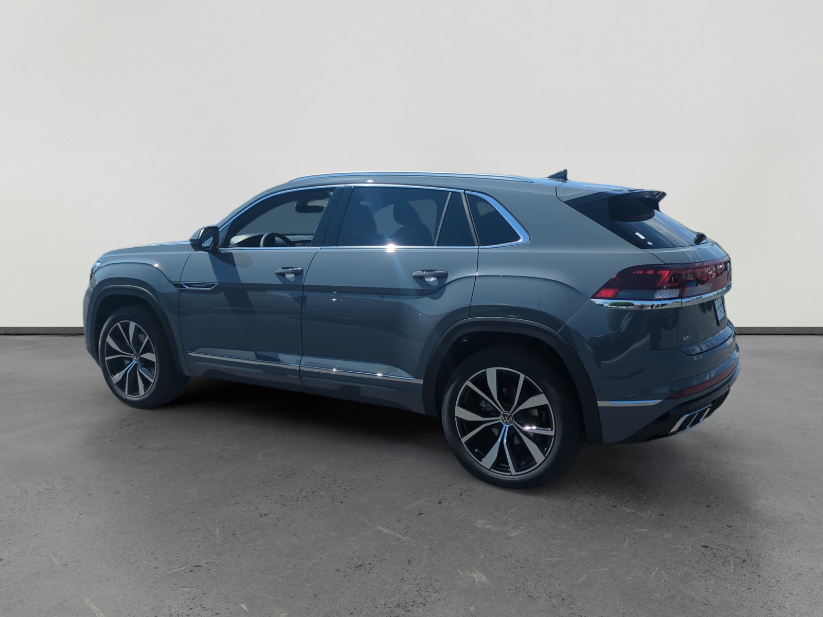 2026 Volkswagen Atlas Cross Sport SEL Premium R-Line photo 3