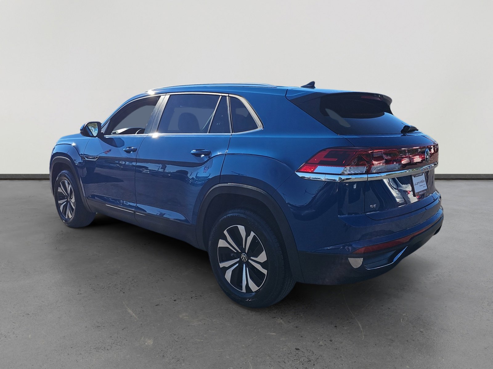 2025 Volkswagen Atlas Cross Sport SE photo 3