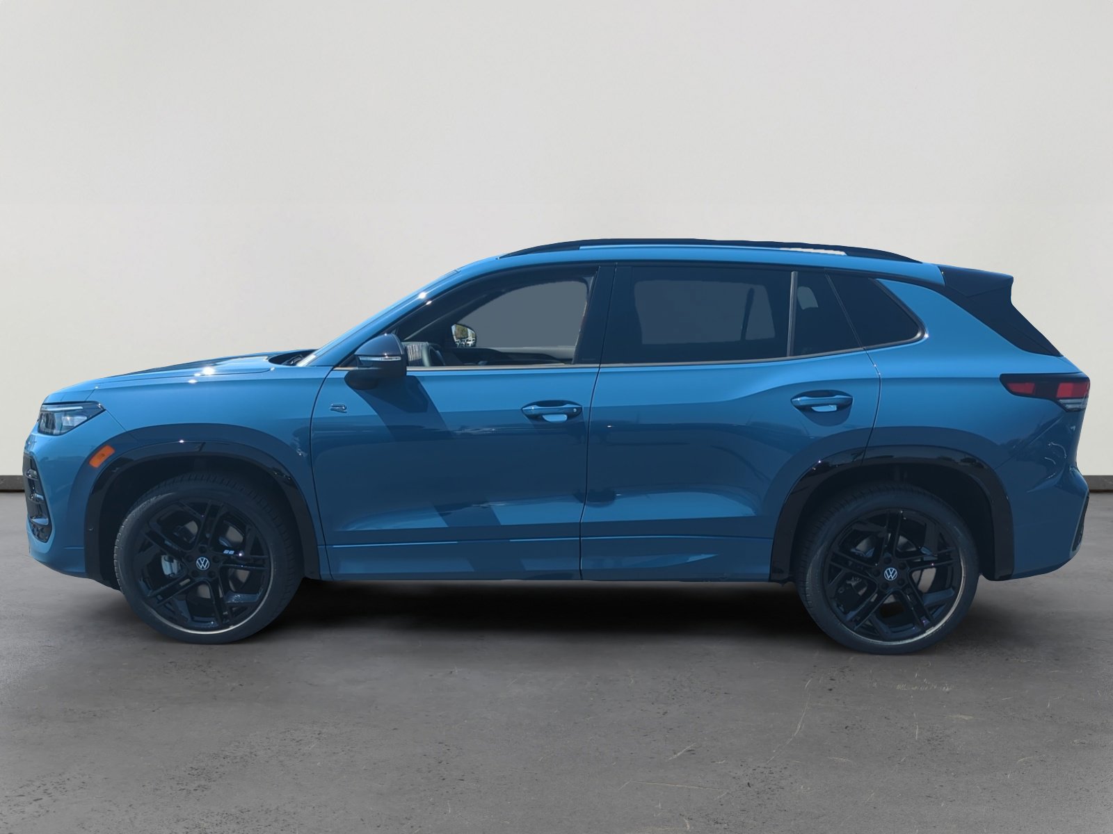 2025 Volkswagen Tiguan SE R-Line Black photo 2