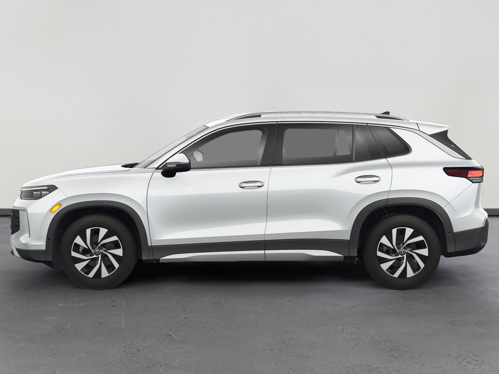 2025 Volkswagen Tiguan S photo 2