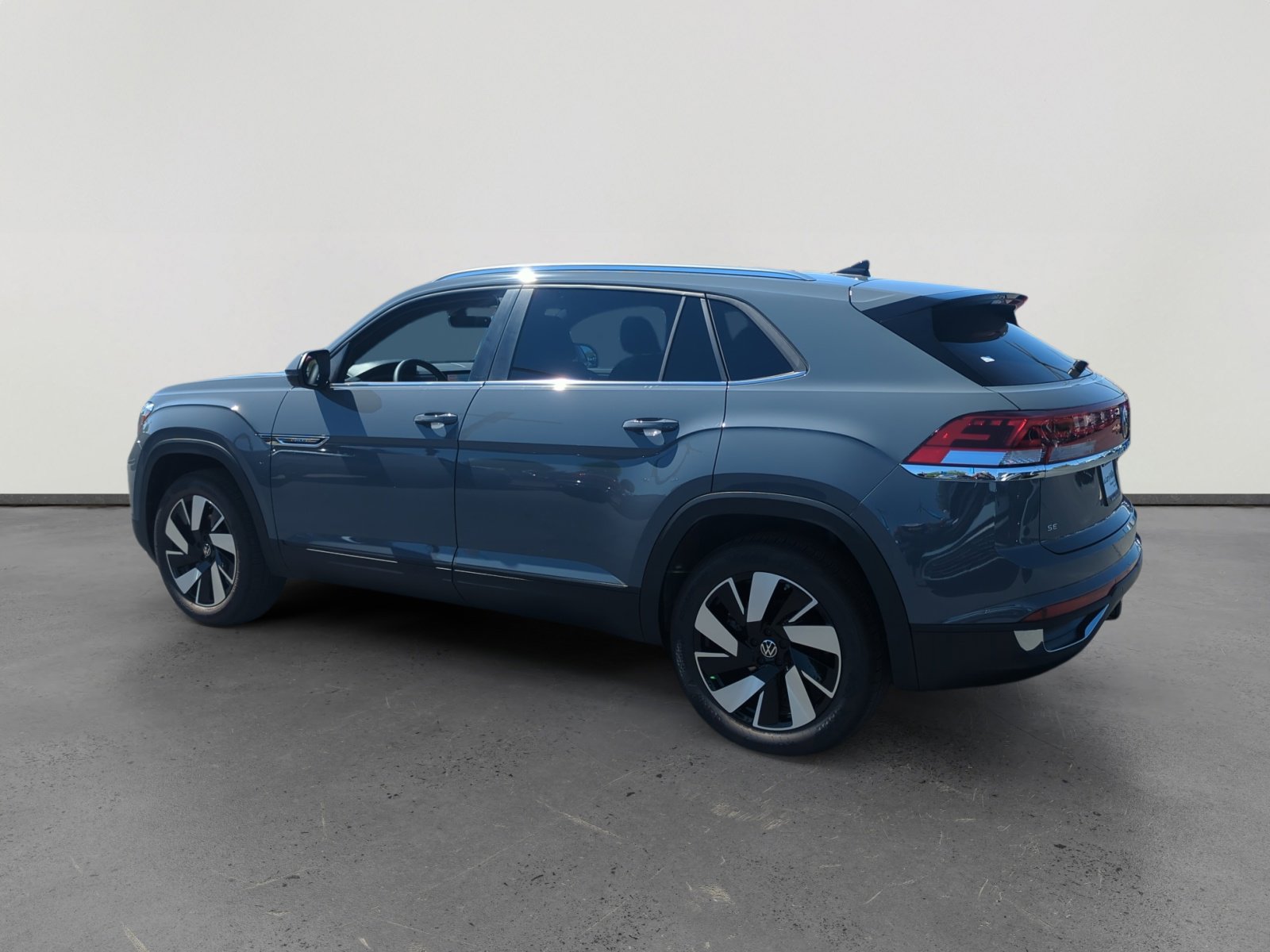 2026 Volkswagen Atlas Cross Sport SE Technology photo 3