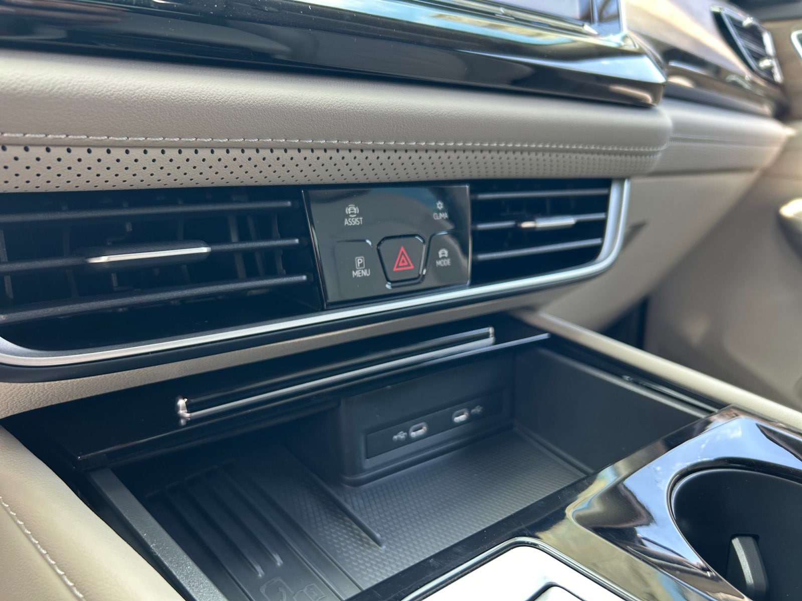 2026 Volkswagen Atlas SE w/Tech - Photo 12