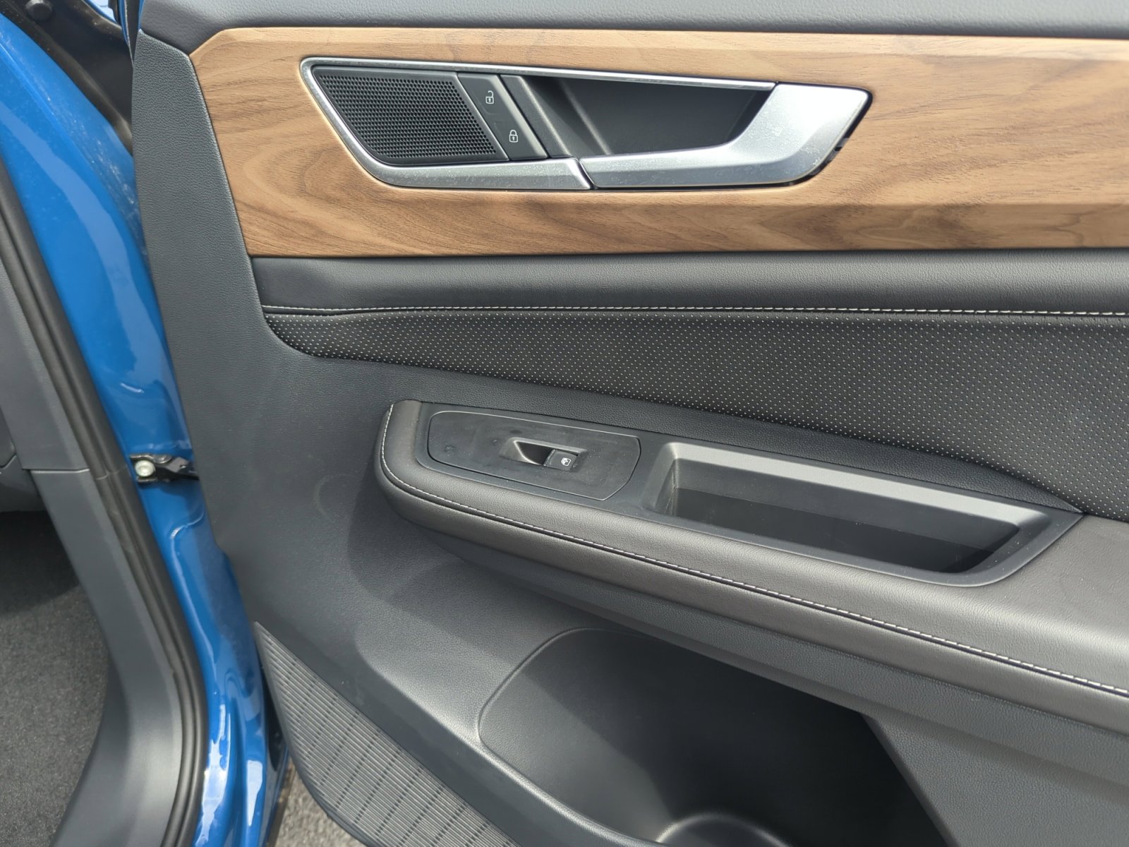 2026 Volkswagen Atlas SE w/Tech - Photo 16