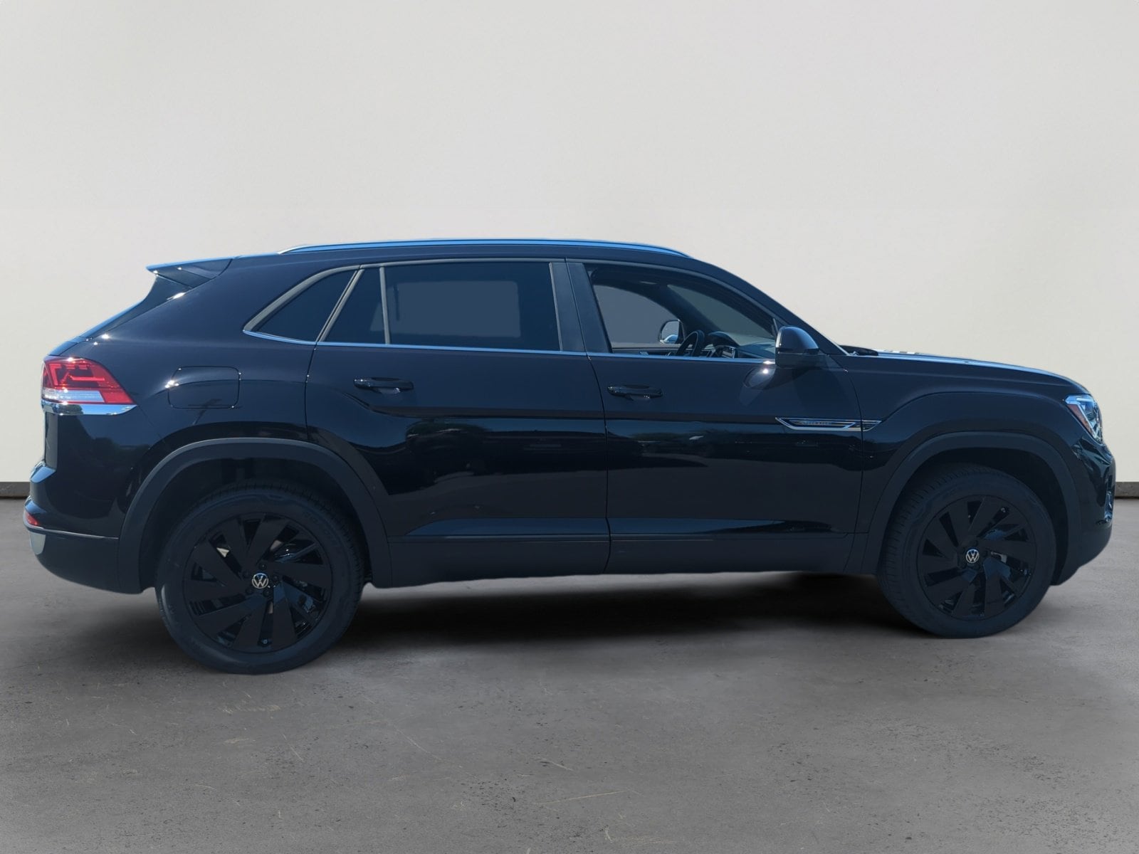 2026 Volkswagen Atlas Cross Sport SE w/Tech - Photo 6