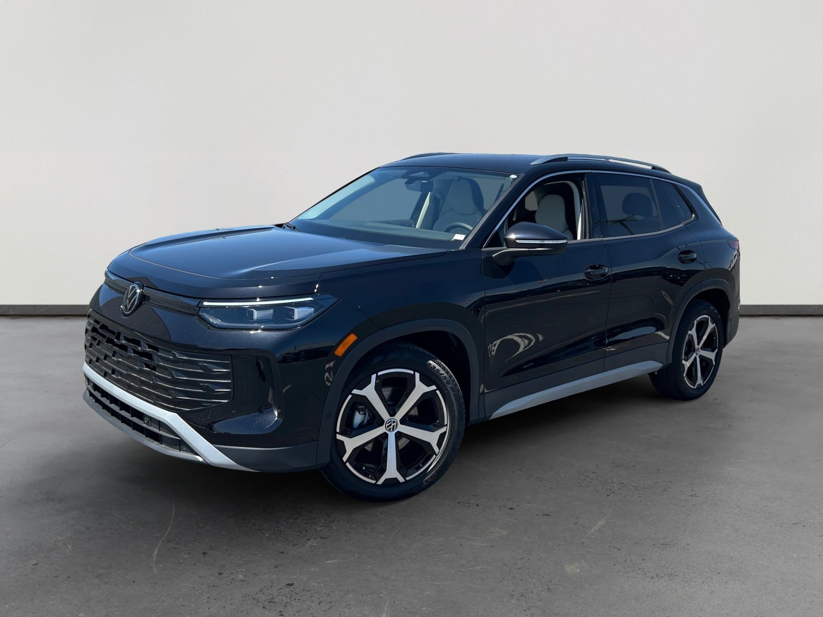 2026 Volkswagen Tiguan 2.0T SE's photo