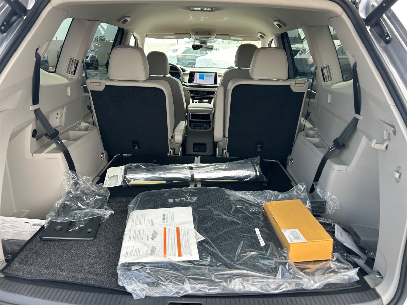 2026 Volkswagen Atlas SE w/Tech - Photo 31