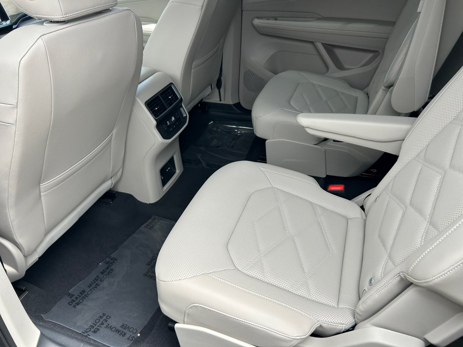 2026 Volkswagen Atlas SE w/Tech - Photo 17