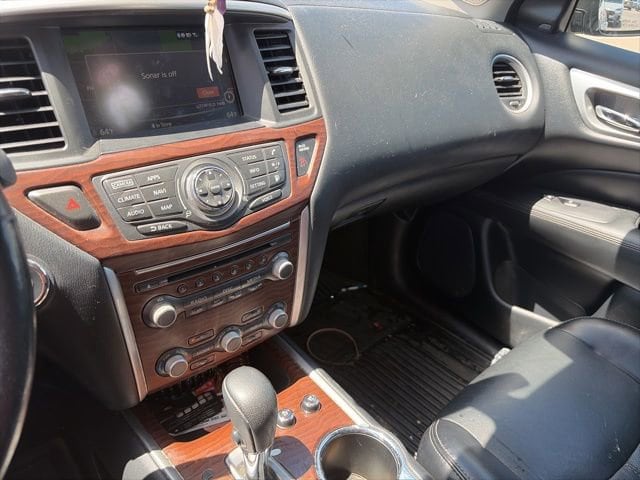 2020 Nissan Pathfinder Platinum 4WD's photo