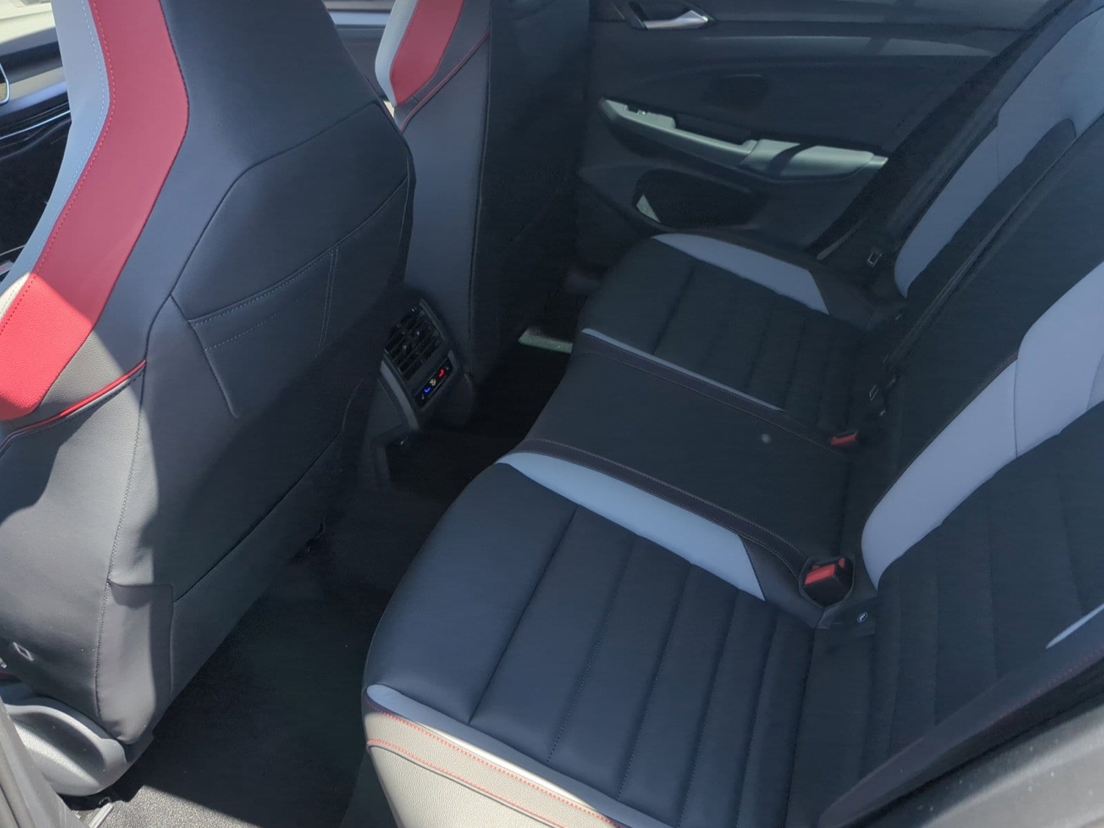 2025 Volkswagen Golf GTI Autobahn - Photo 17