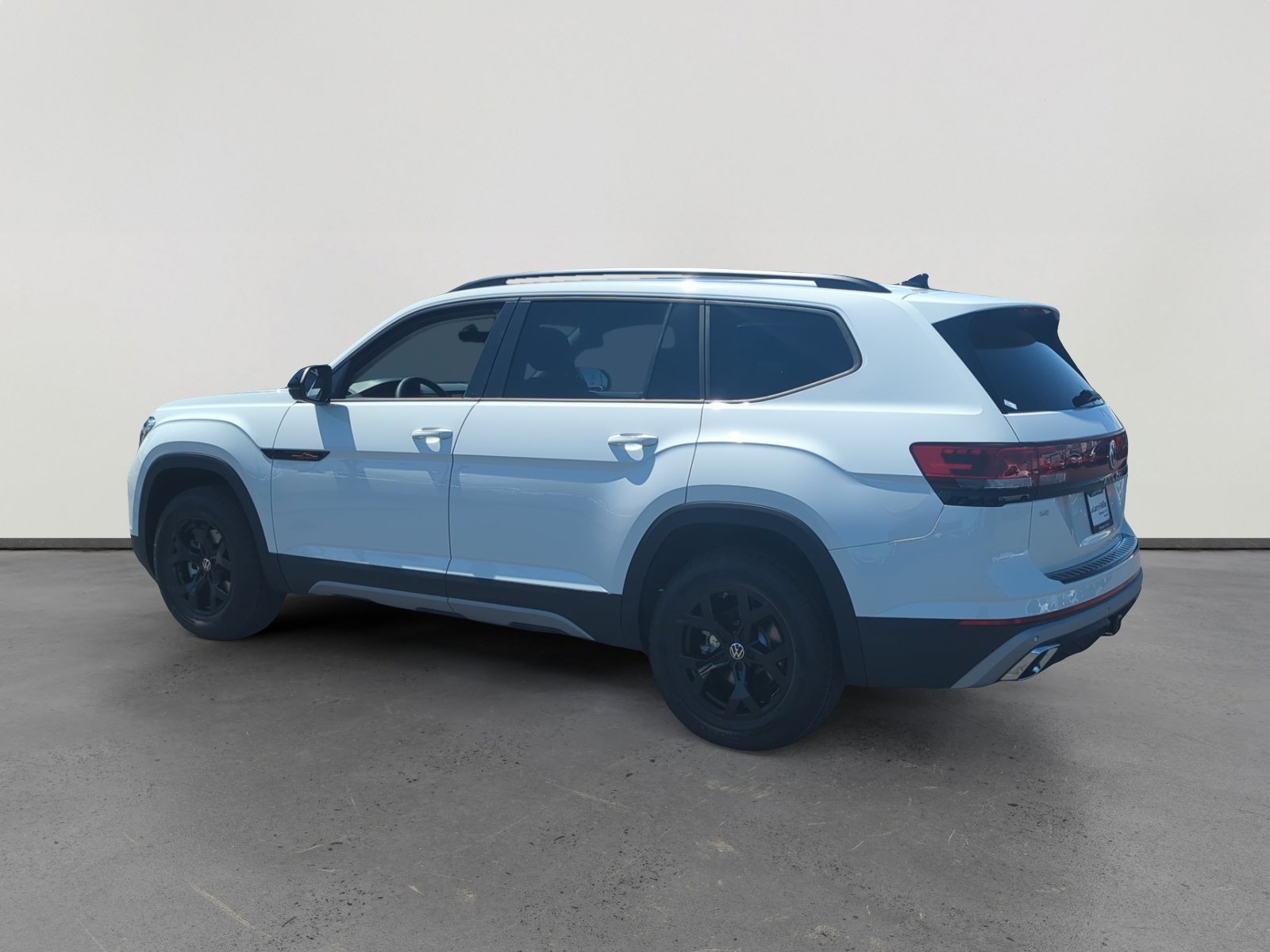 2025 Volkswagen Atlas Peak Edition SE photo 2