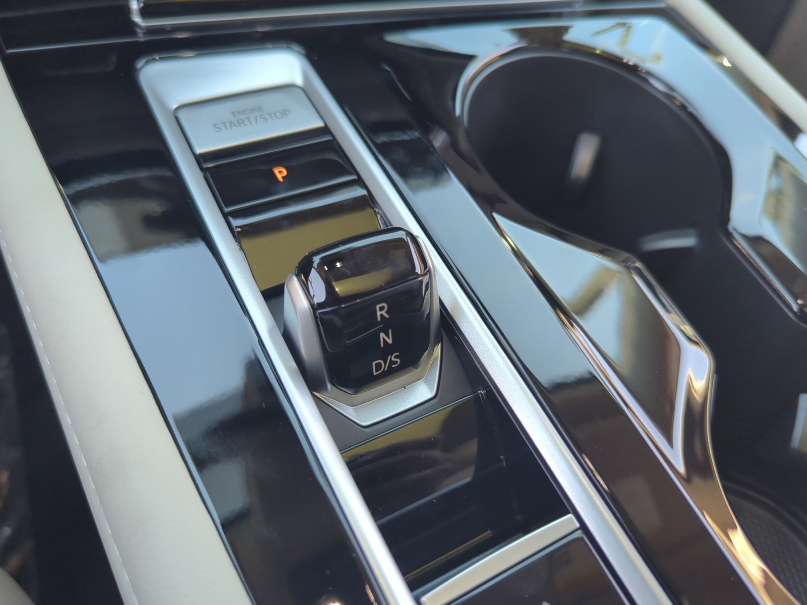 2026 Volkswagen Atlas SE w/Tech - Photo 15