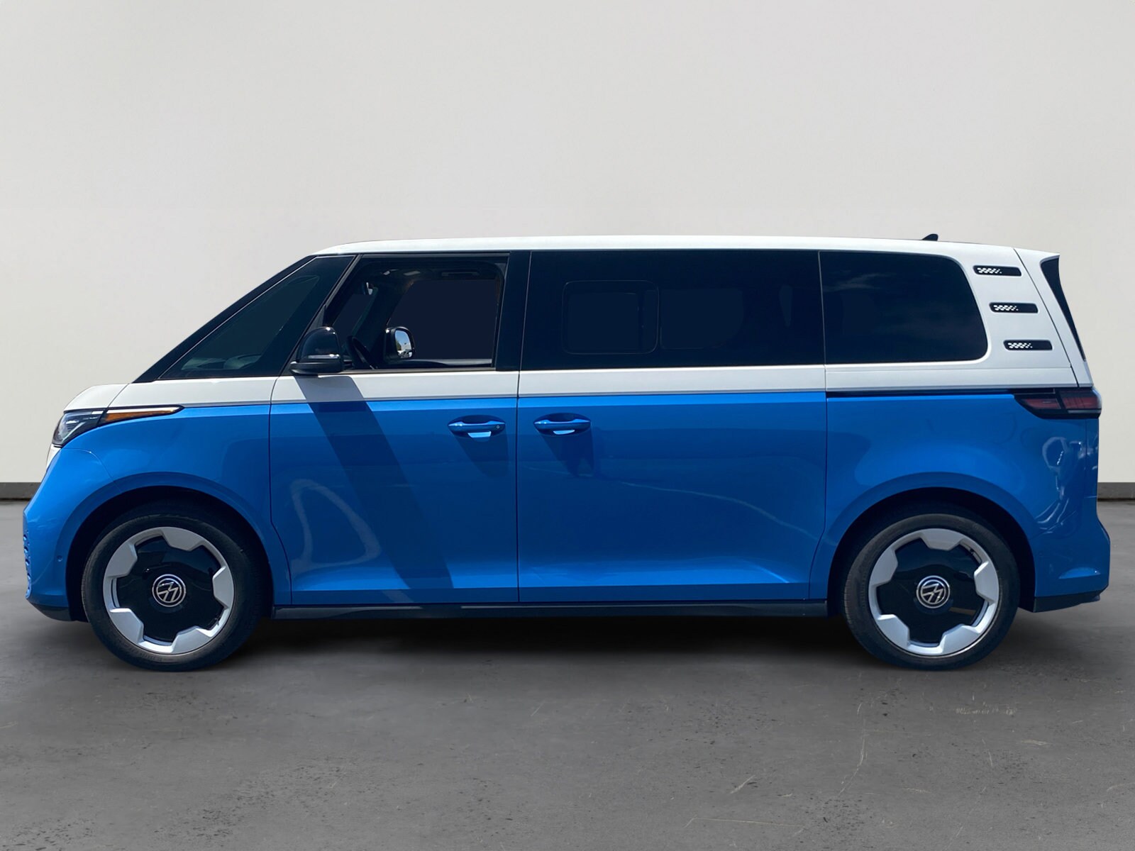 2025 Volkswagen ID. Buzz Pro S photo 2