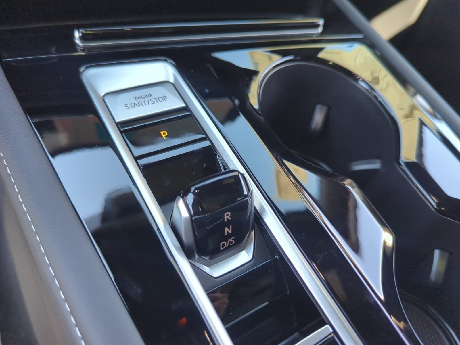 2026 Volkswagen Atlas Cross Sport SE w/Tech - Photo 15