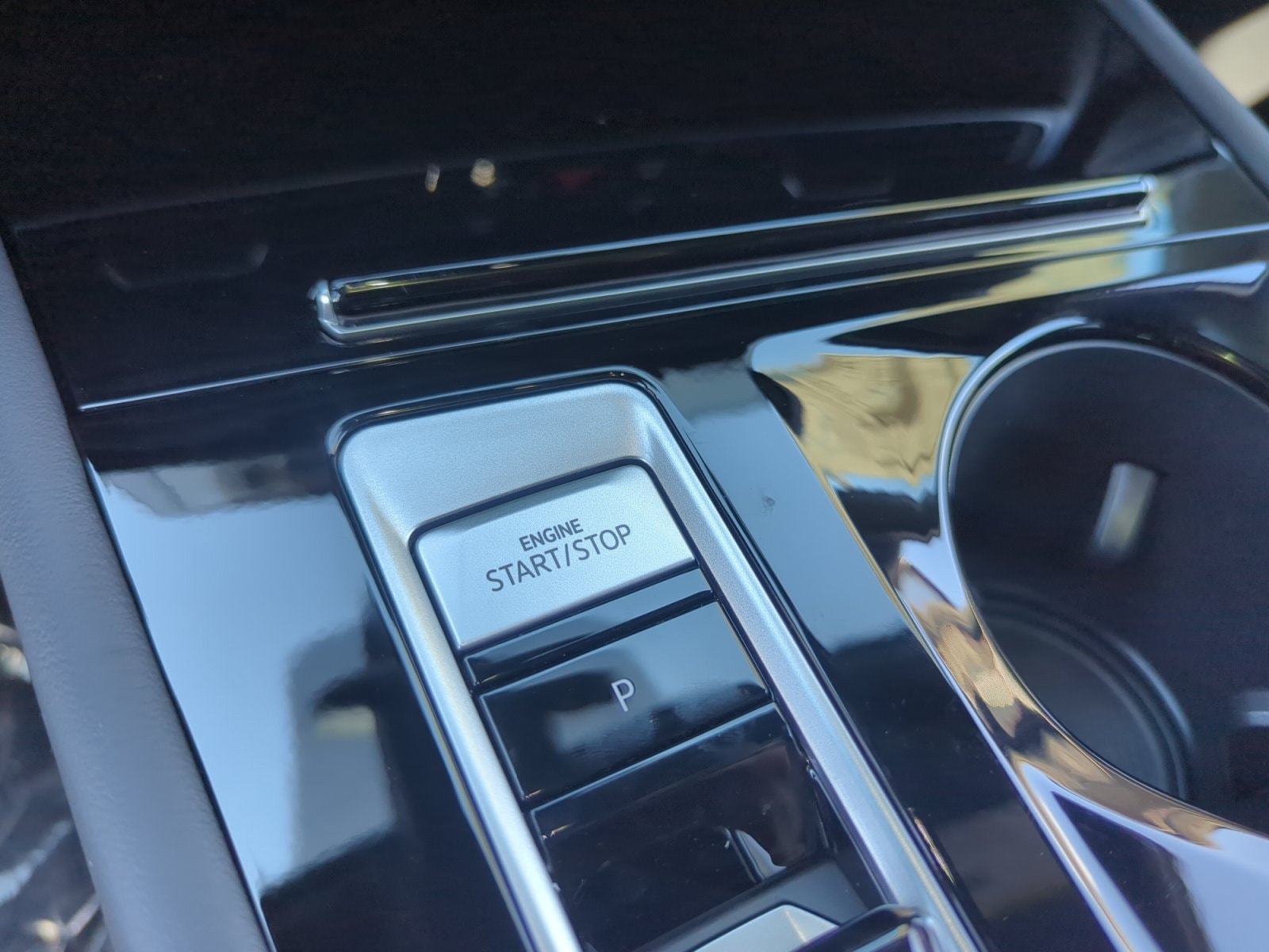 2026 Volkswagen Atlas Cross Sport SE w/Tech - Photo 28