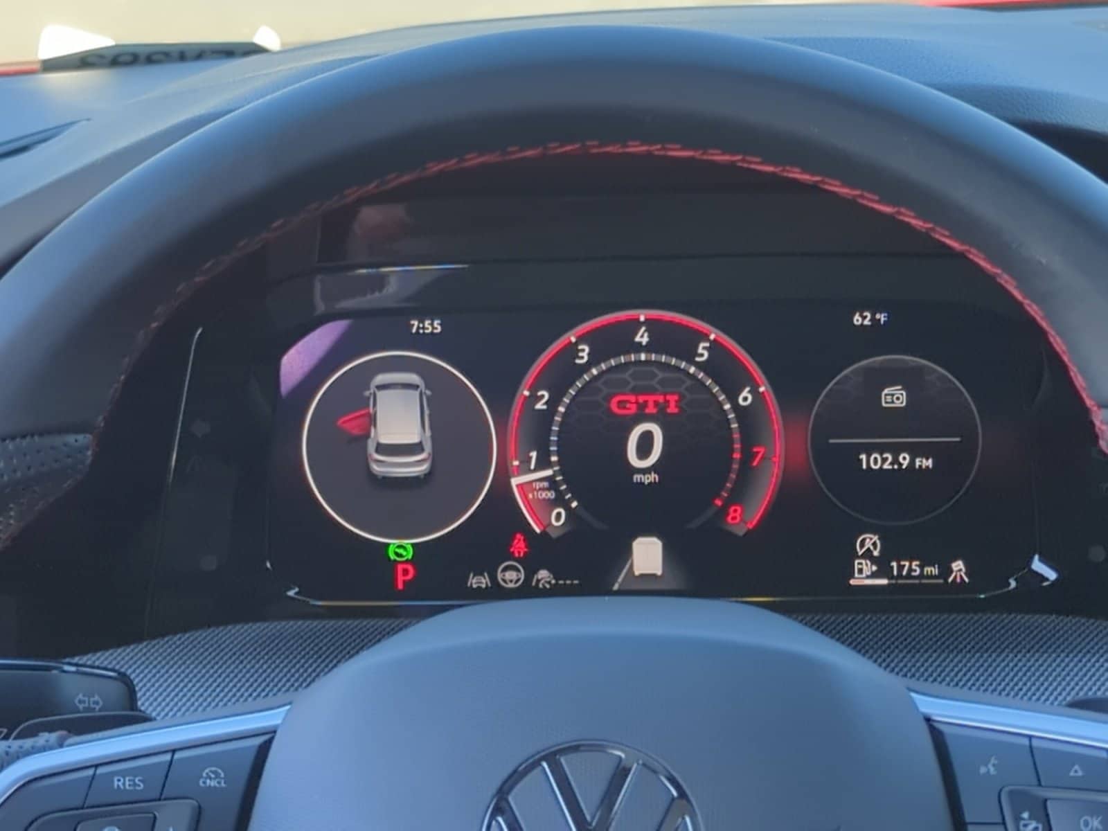 2025 Volkswagen Golf GTI SE - Photo 10