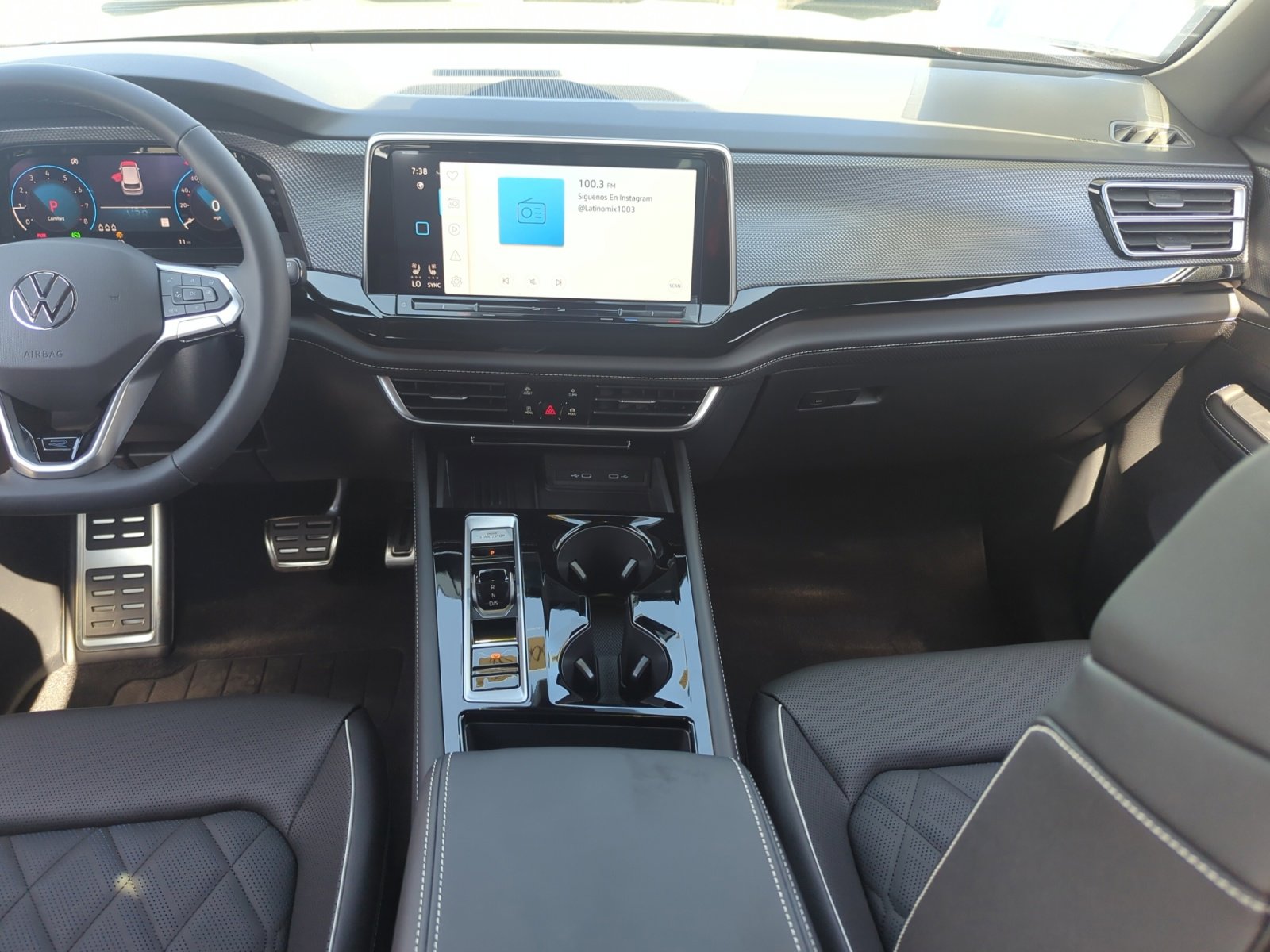 2026 Volkswagen Atlas Cross Sport SEL Premium R-LINE - Photo 19