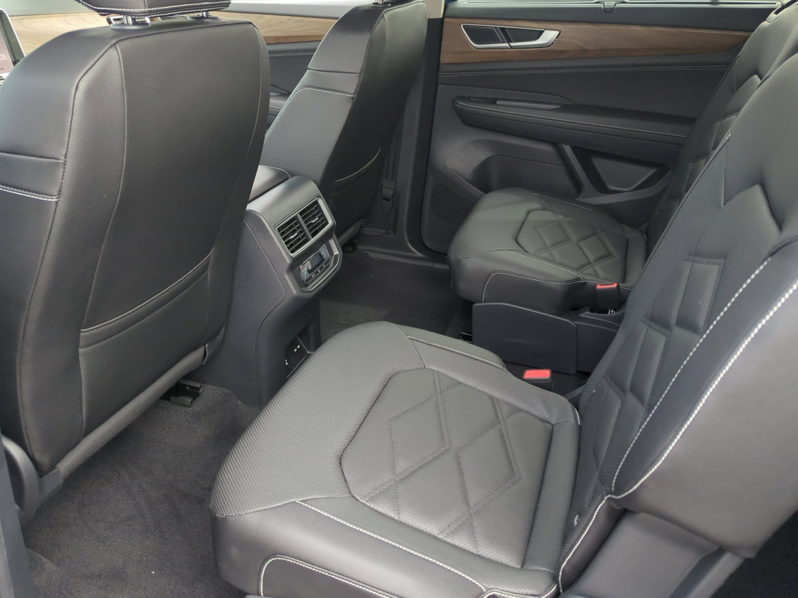 2026 Volkswagen Atlas SE w/Tech - Photo 17