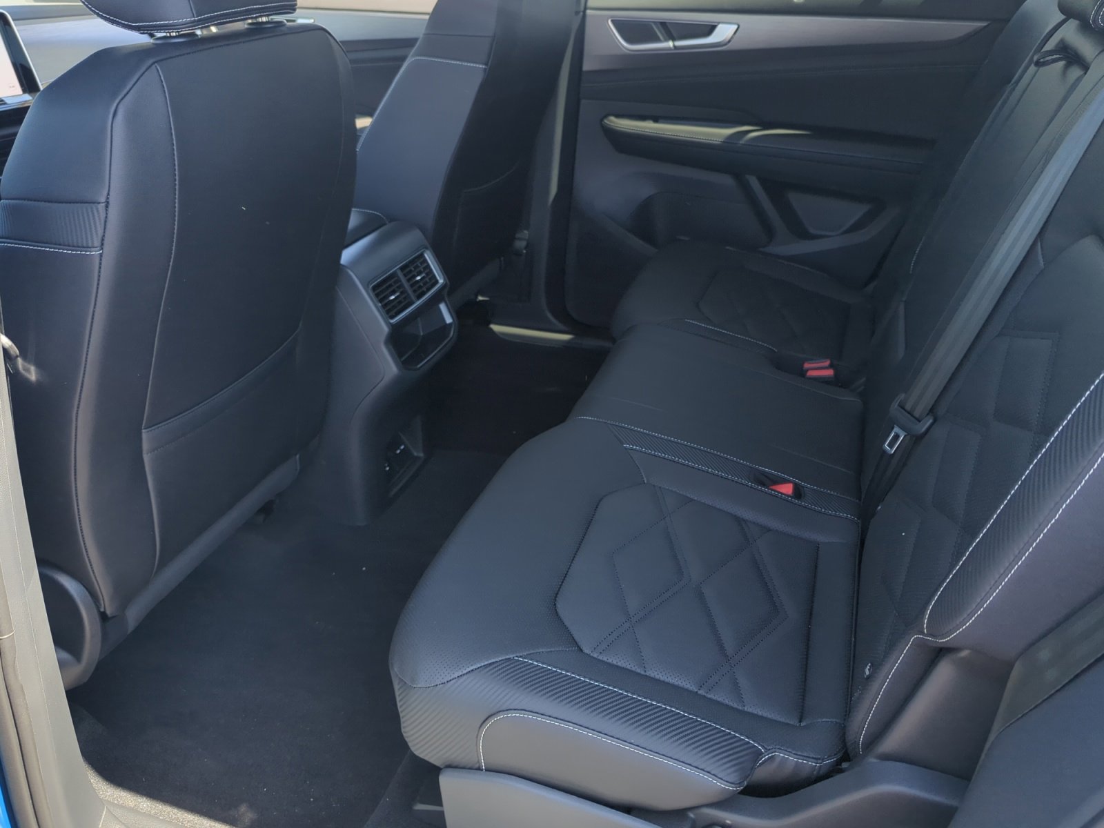 2026 Volkswagen Atlas Cross Sport SE w/Tech - Photo 17