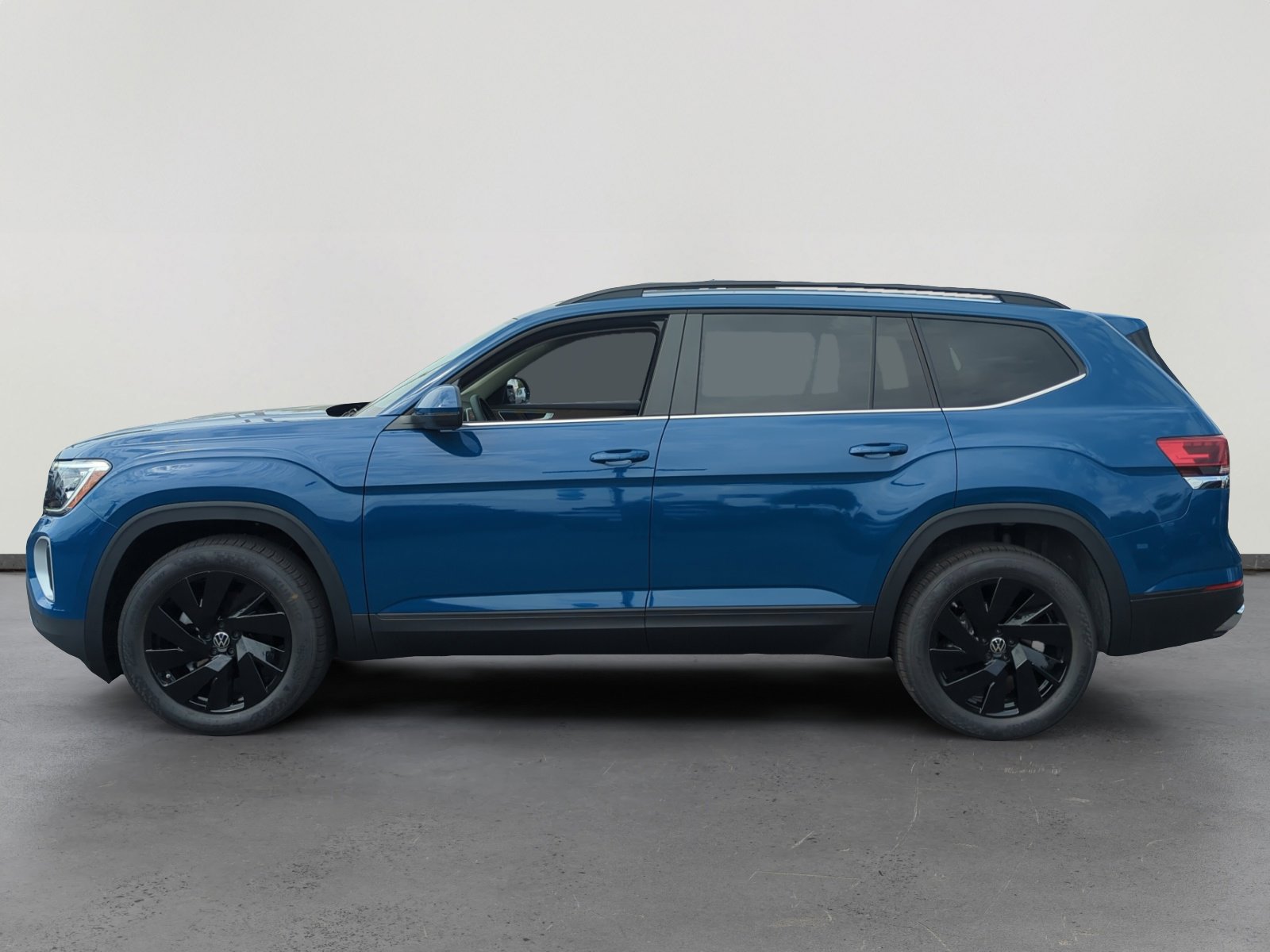 2026 Volkswagen Atlas SE Technology photo 2