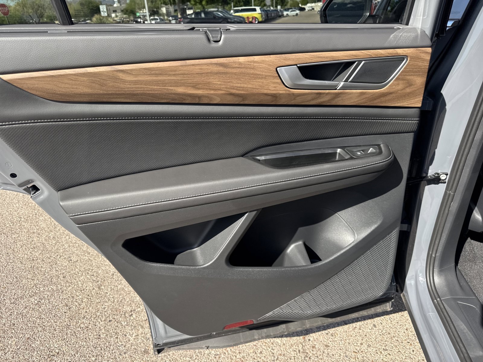 2026 Volkswagen Atlas SE w/Tech - Photo 21