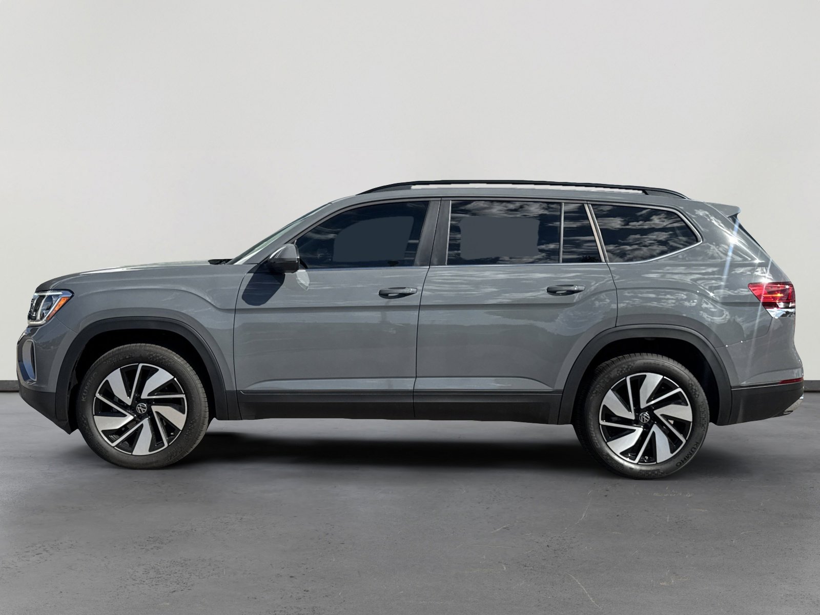 2026 Volkswagen Atlas SE Technology photo 2