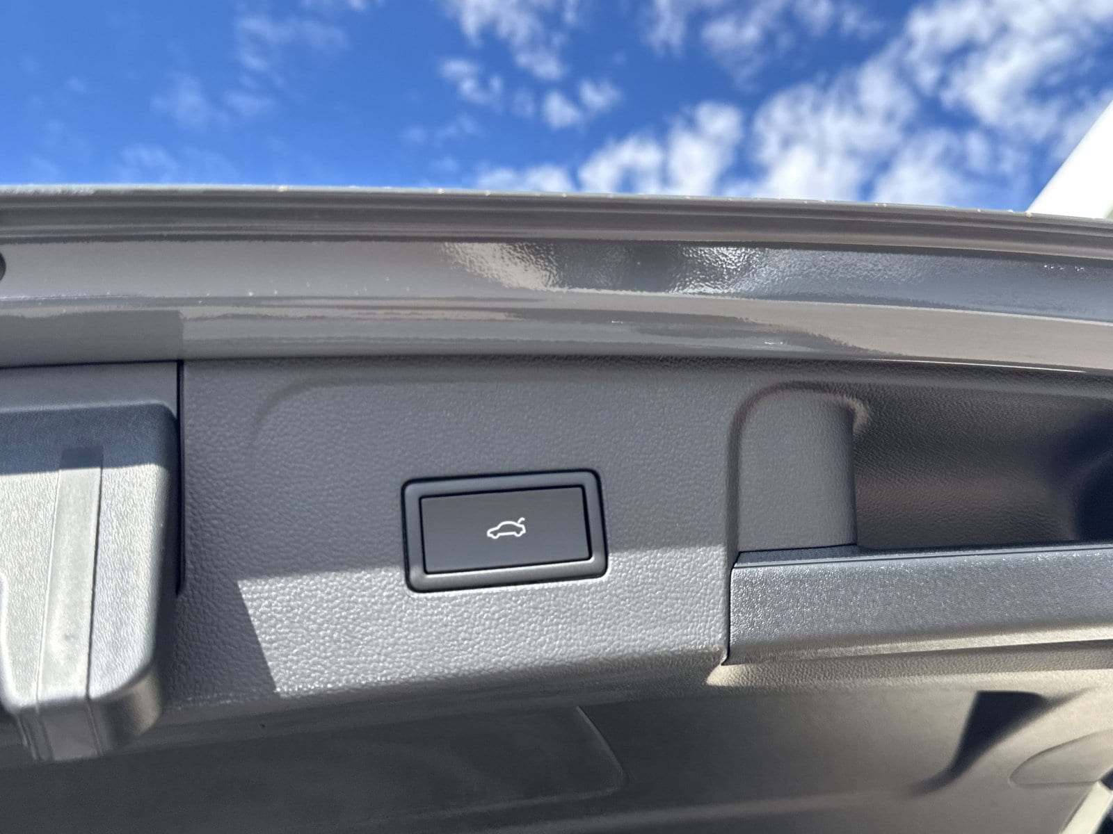 2026 Volkswagen Atlas SE w/Tech - Photo 8