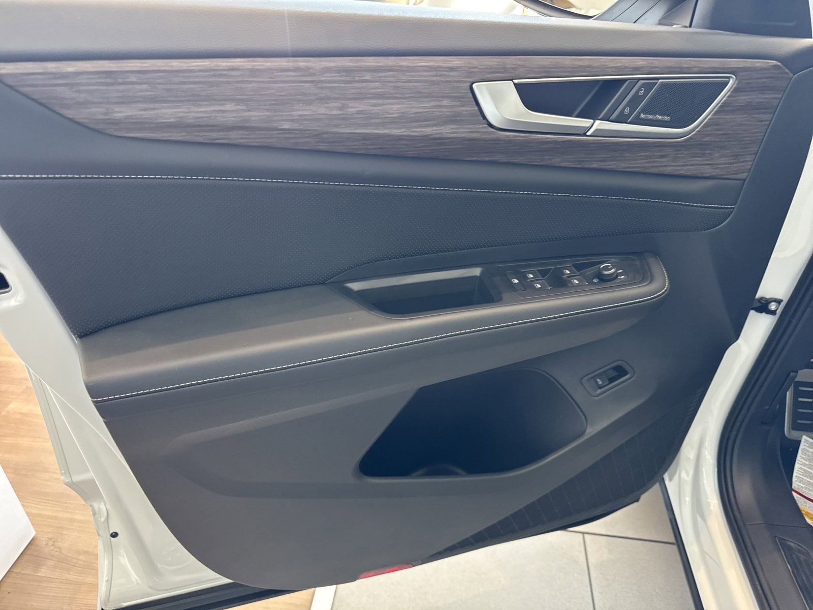 2026 Volkswagen Atlas SEL Premium R-Line - Photo 13