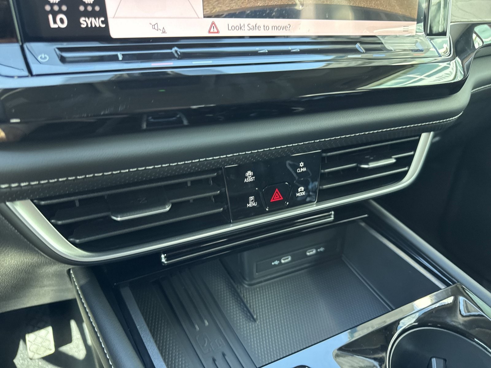 2026 Volkswagen Atlas SE w/Tech - Photo 29