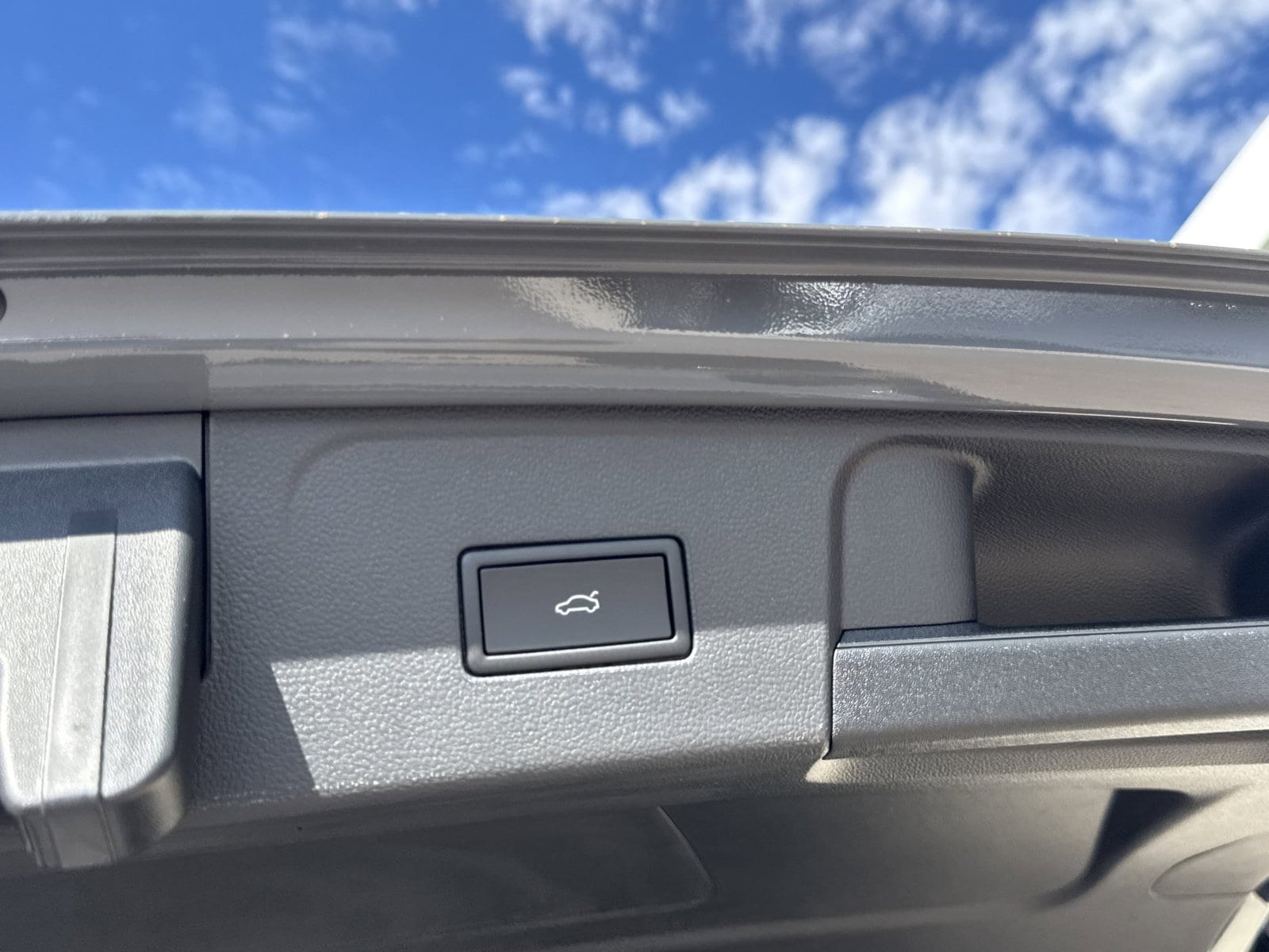 2026 Volkswagen Atlas SE w/Tech - Photo 8