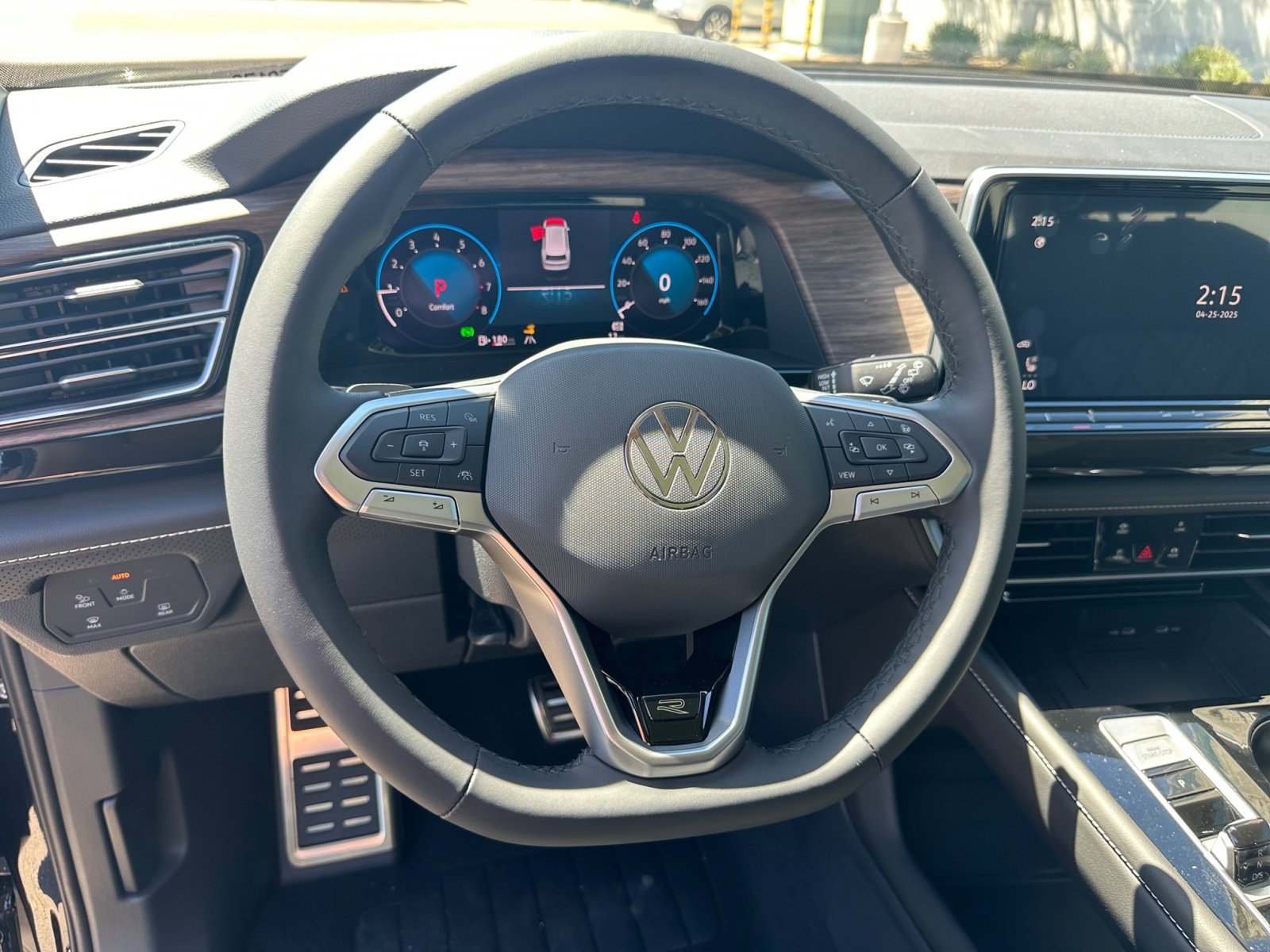 2025 Volkswagen Atlas SEL Premium R-Line - Photo 10