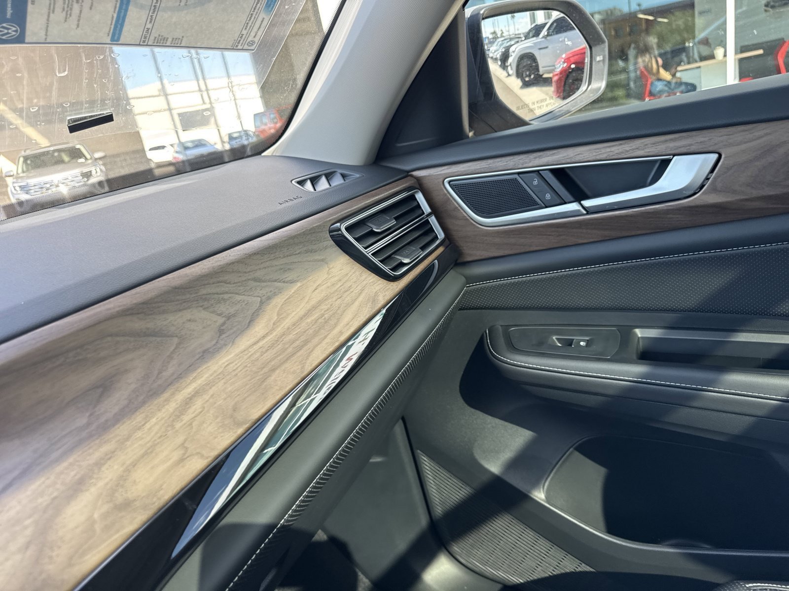 2026 Volkswagen Atlas SE w/Tech - Photo 26