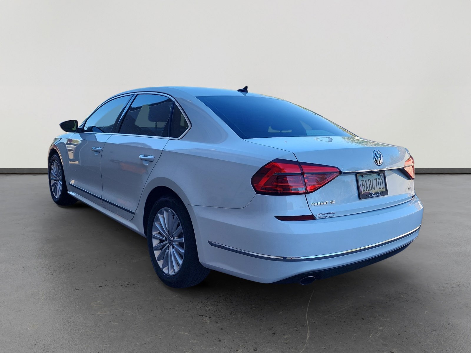2016 Volkswagen Passat TDI SE photo 3