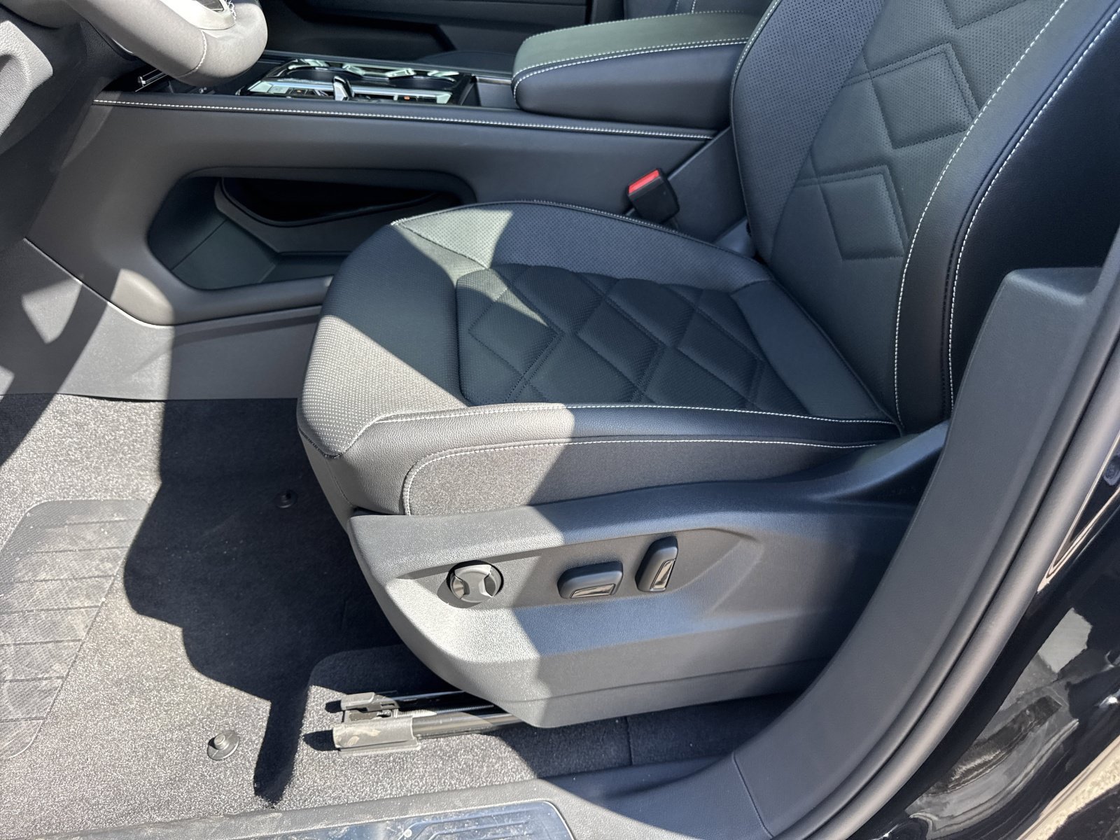 2026 Volkswagen Atlas SE w/Tech - Photo 16