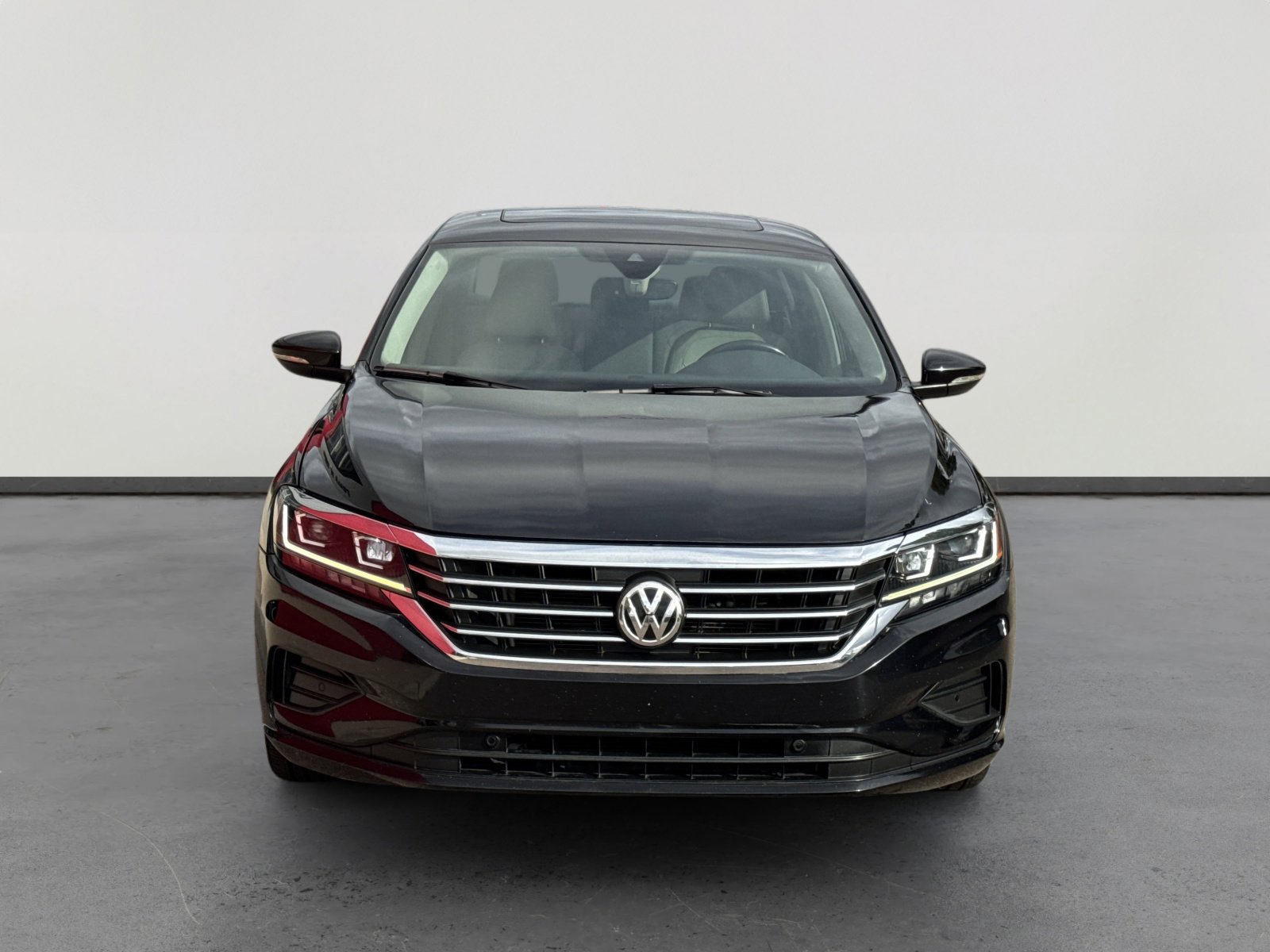 2020 Volkswagen Passat 2.0T SEL photo 2