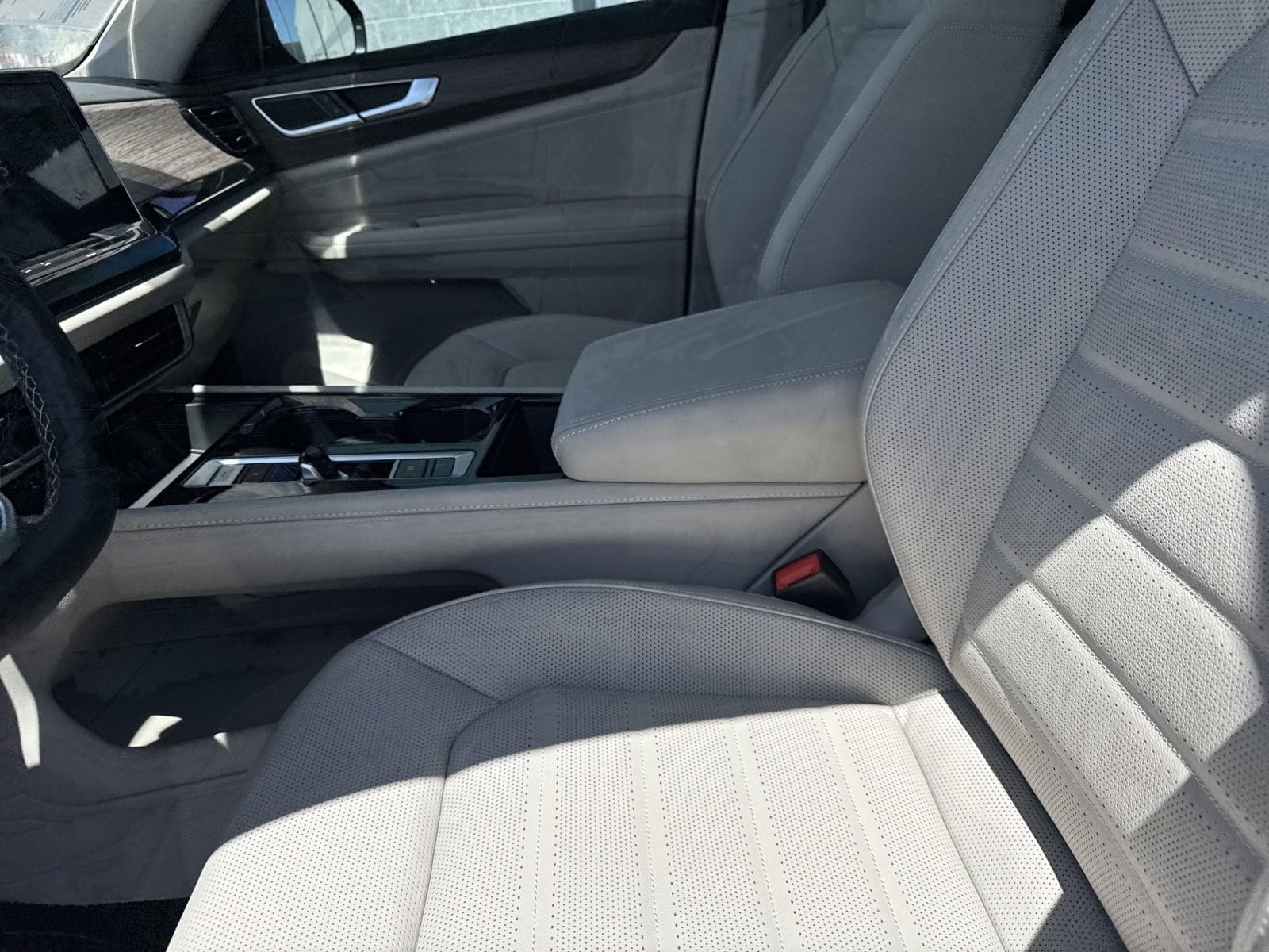 2025 Volkswagen Atlas SEL - Photo 15