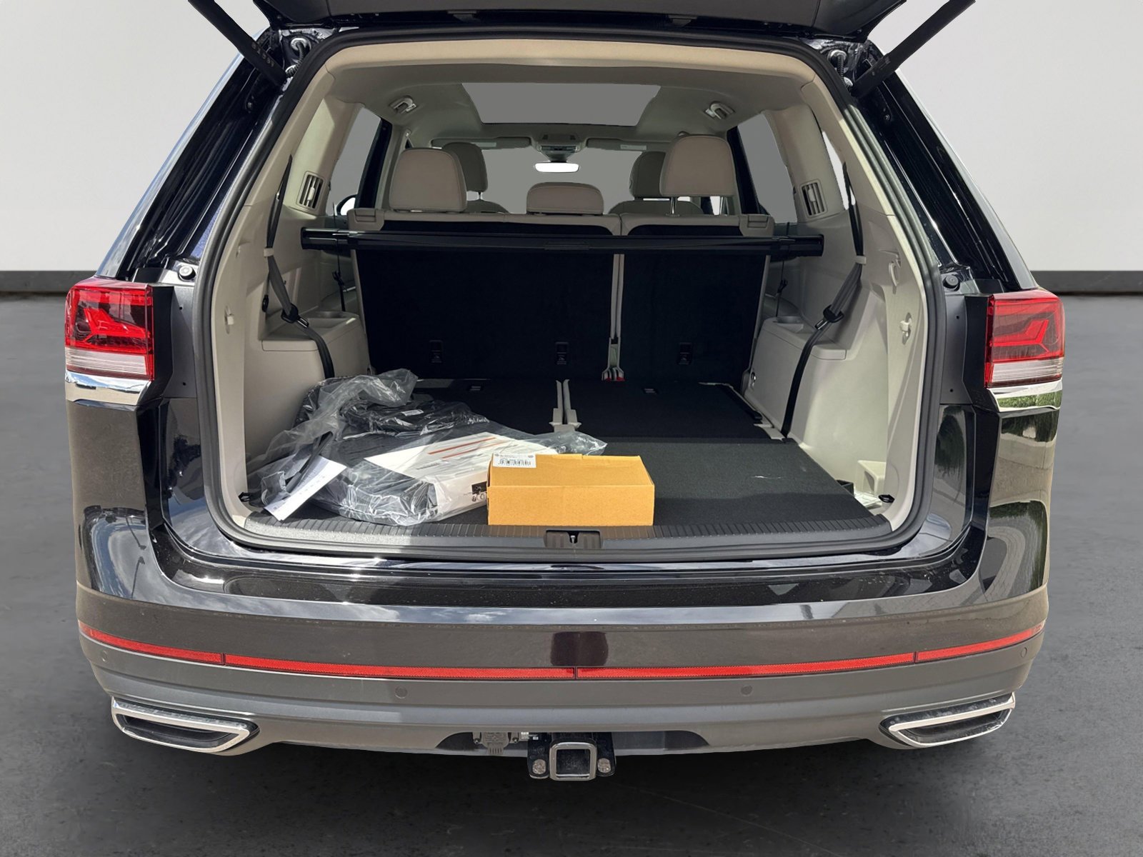 2025 Volkswagen Atlas SE w/Tech - Photo 8